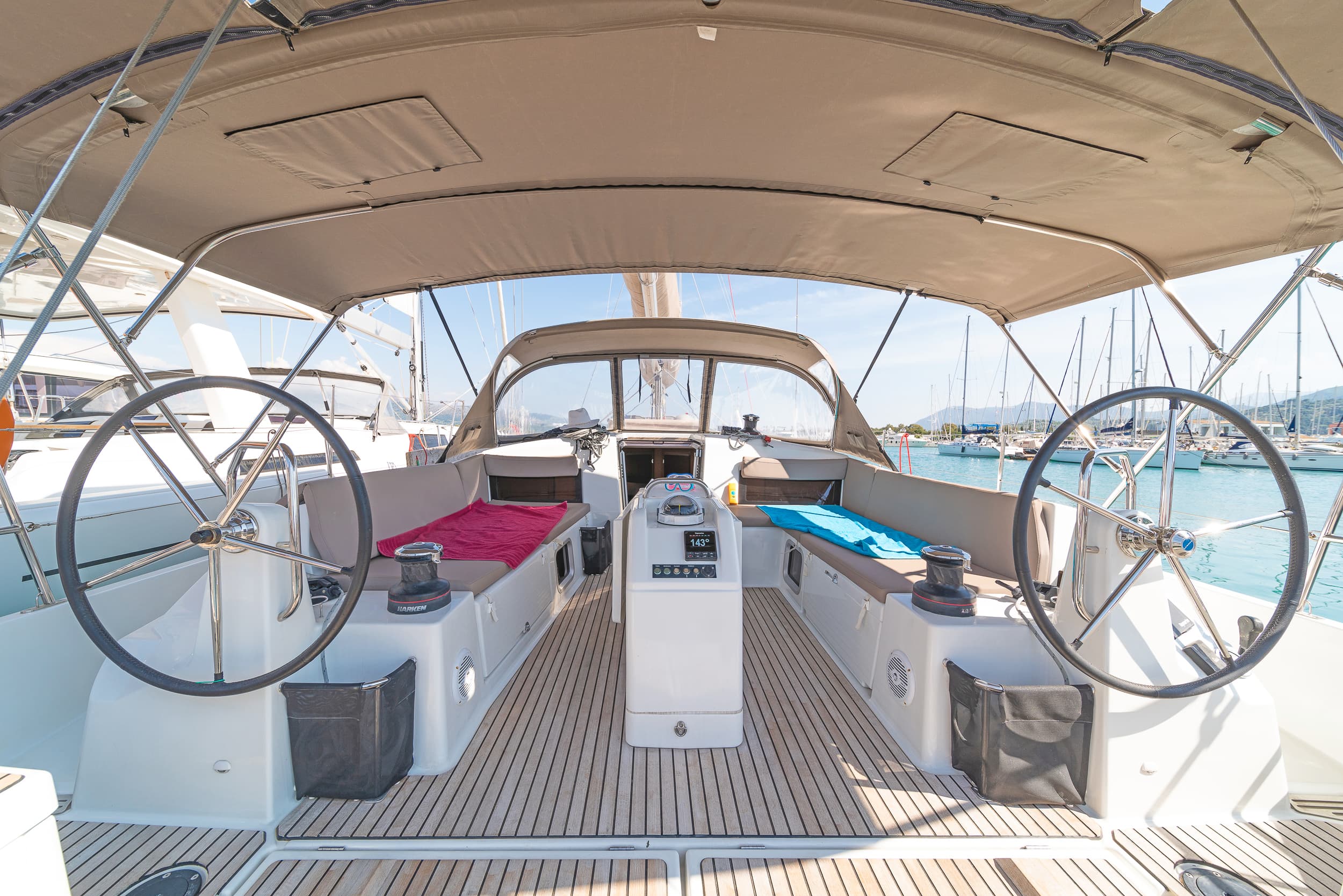 Sun Odyssey 490 - photo 6