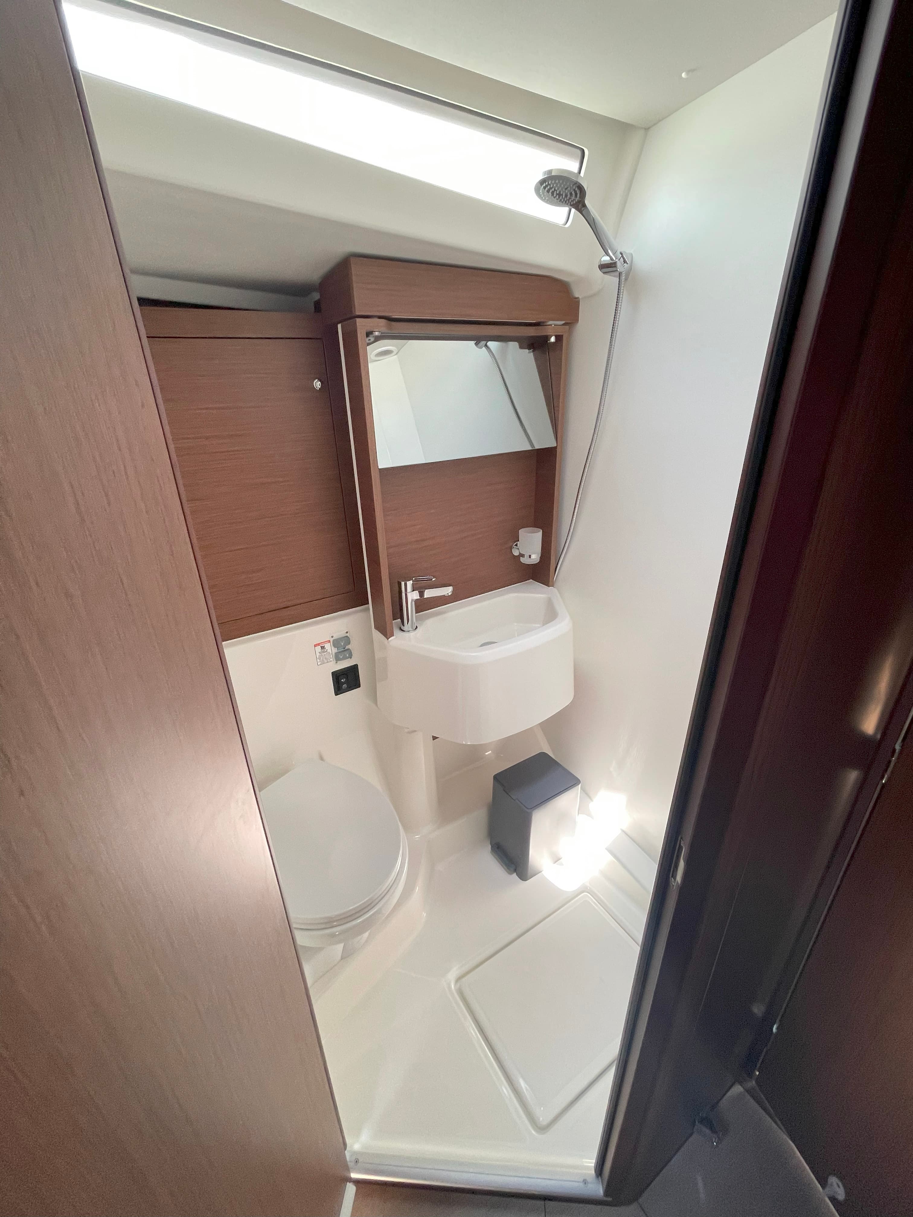 Oceanis 51.1 - photo 16