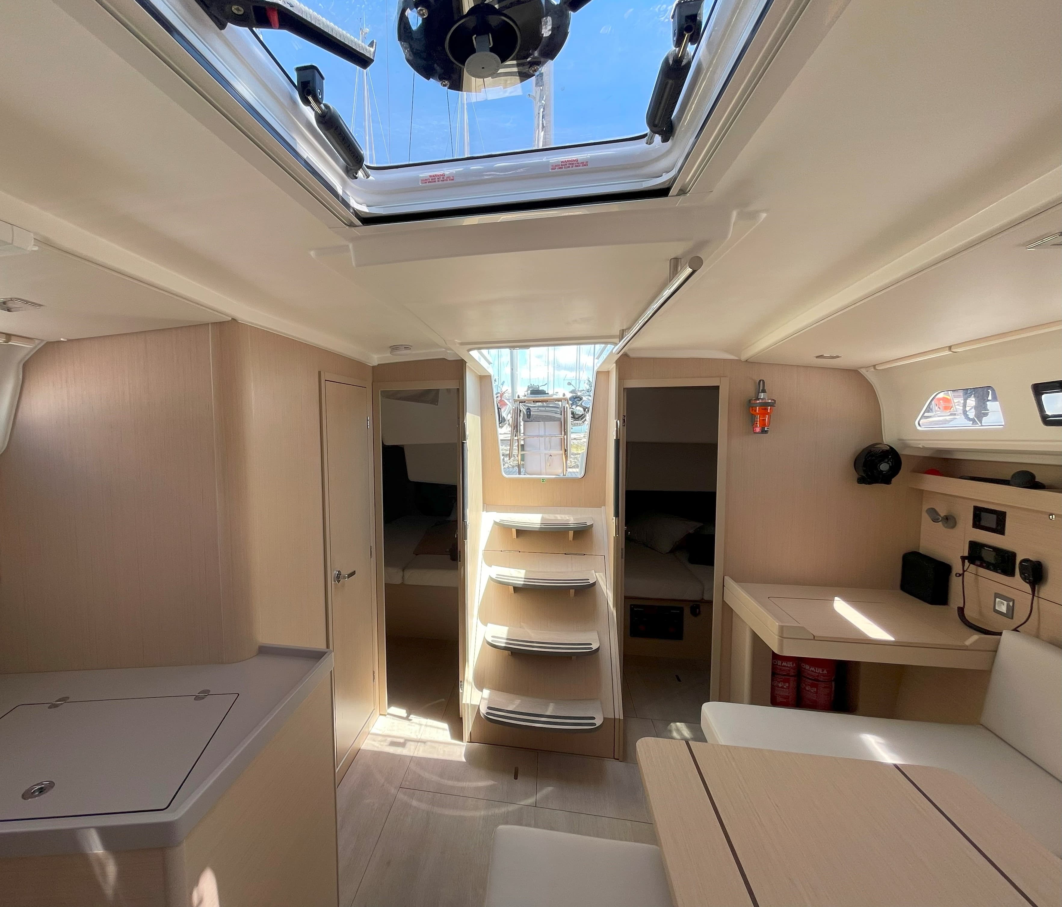 Oceanis 40.1 - photo 6