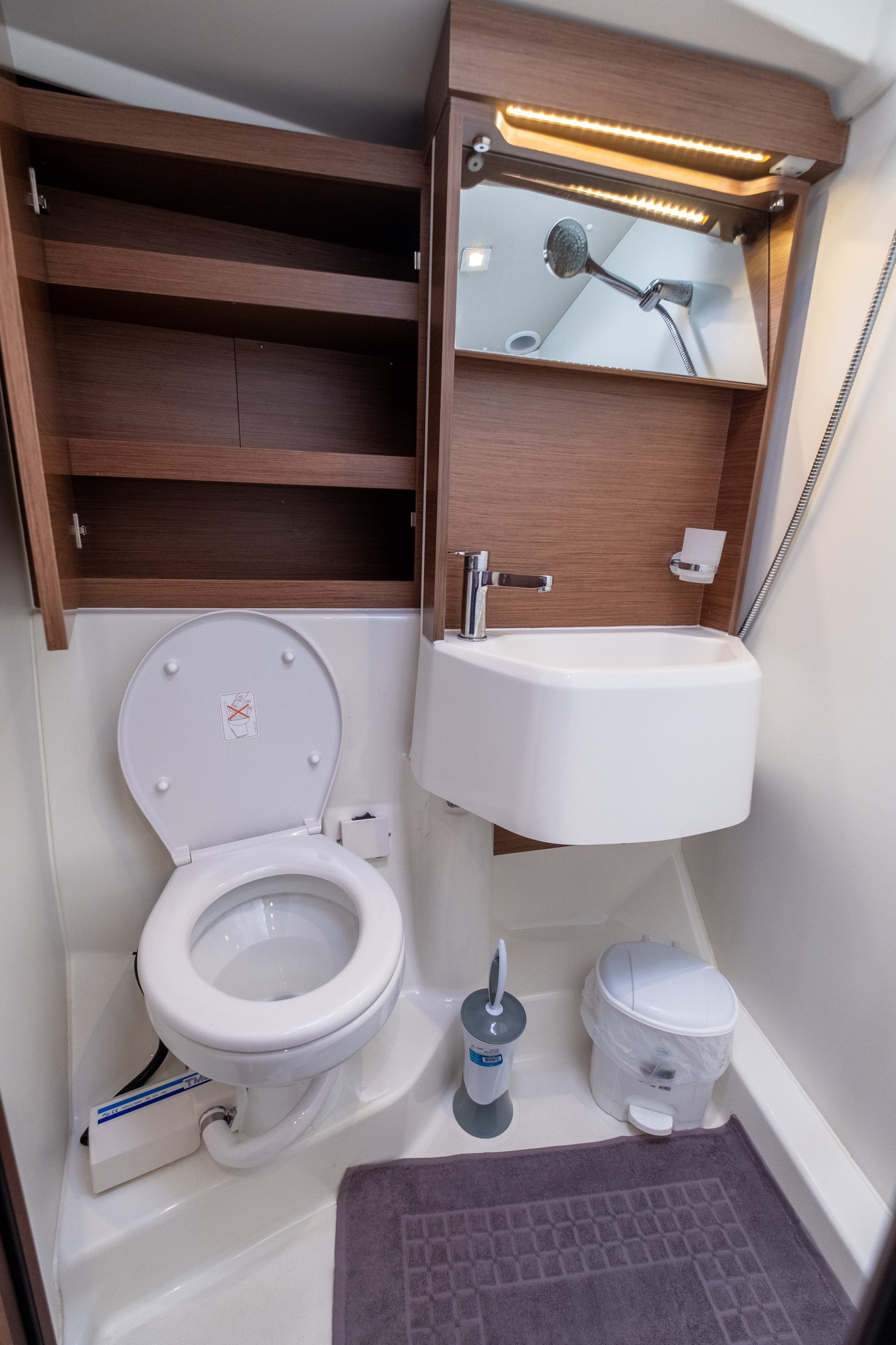 Oceanis 51.1 - photo 18