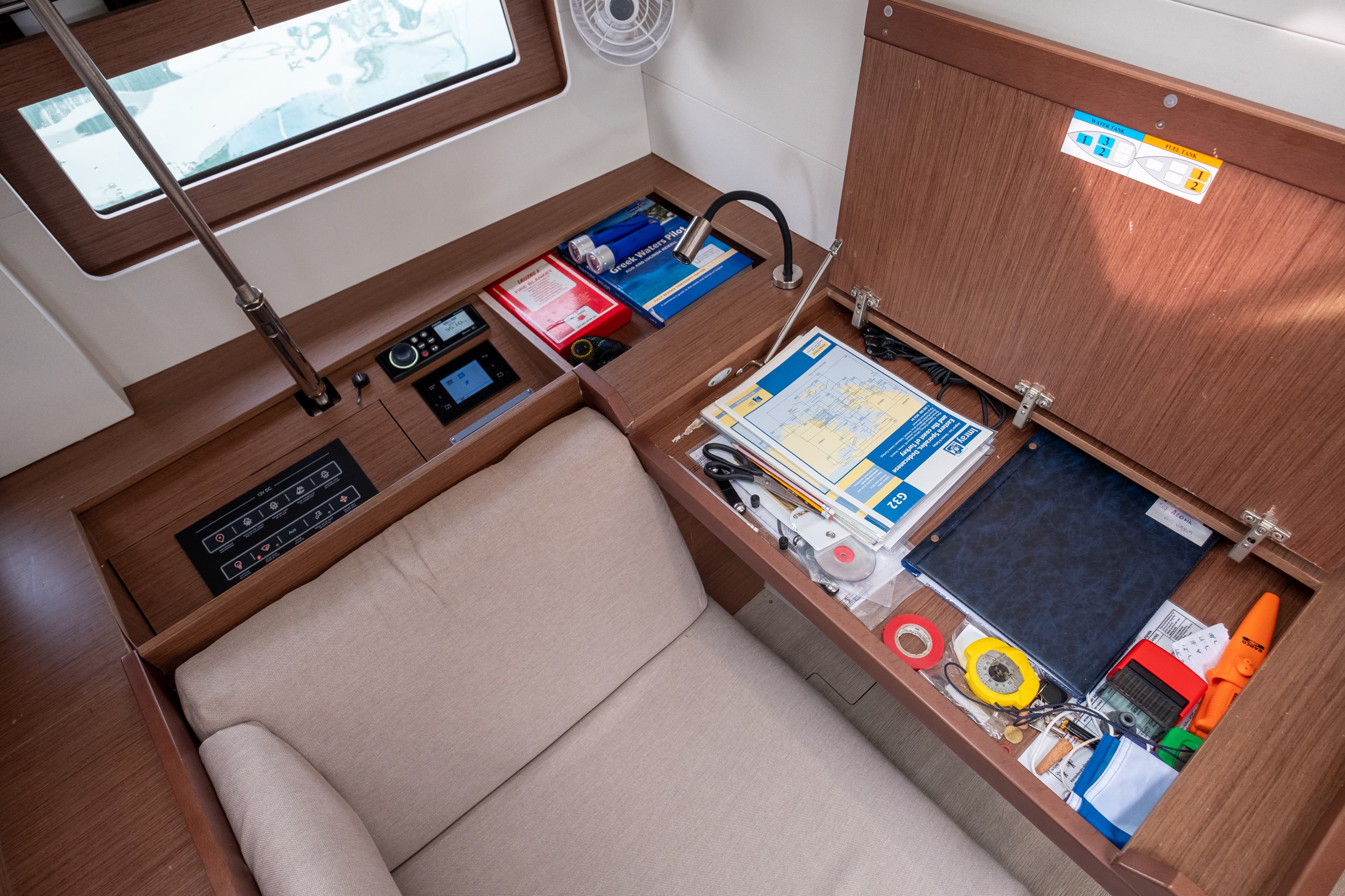 Oceanis 51.1 - photo 15