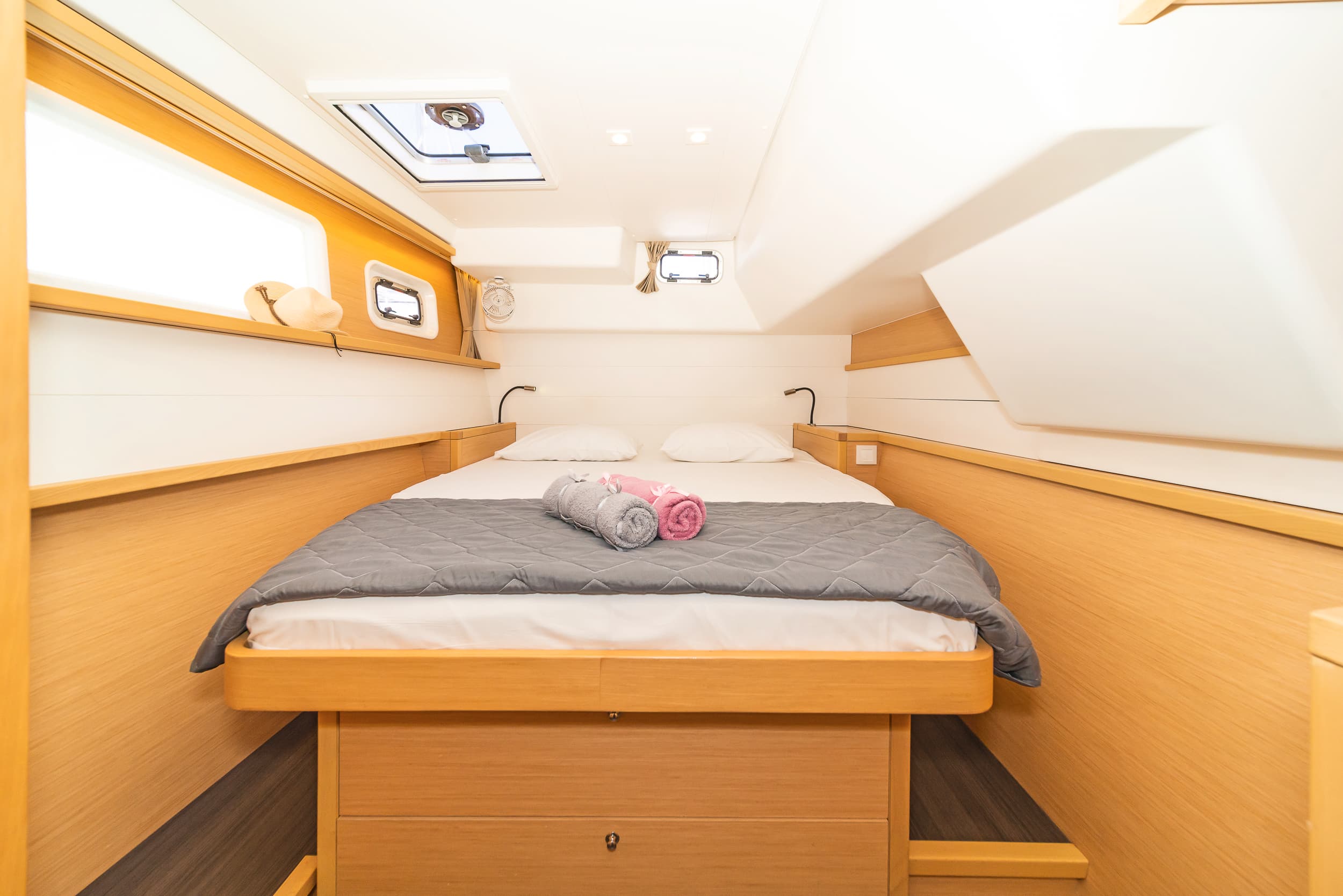 Lagoon 450 Fly - photo 6