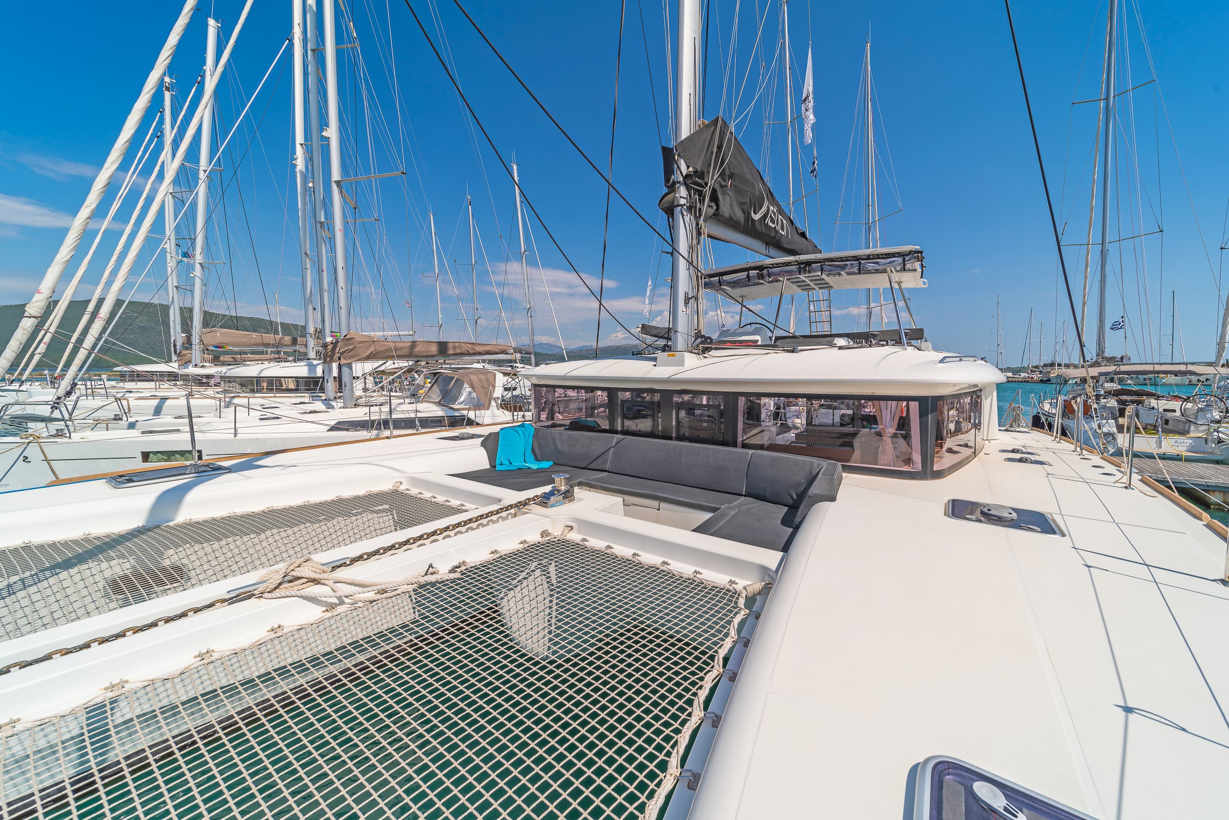 Lagoon 450 Fly - photo 5