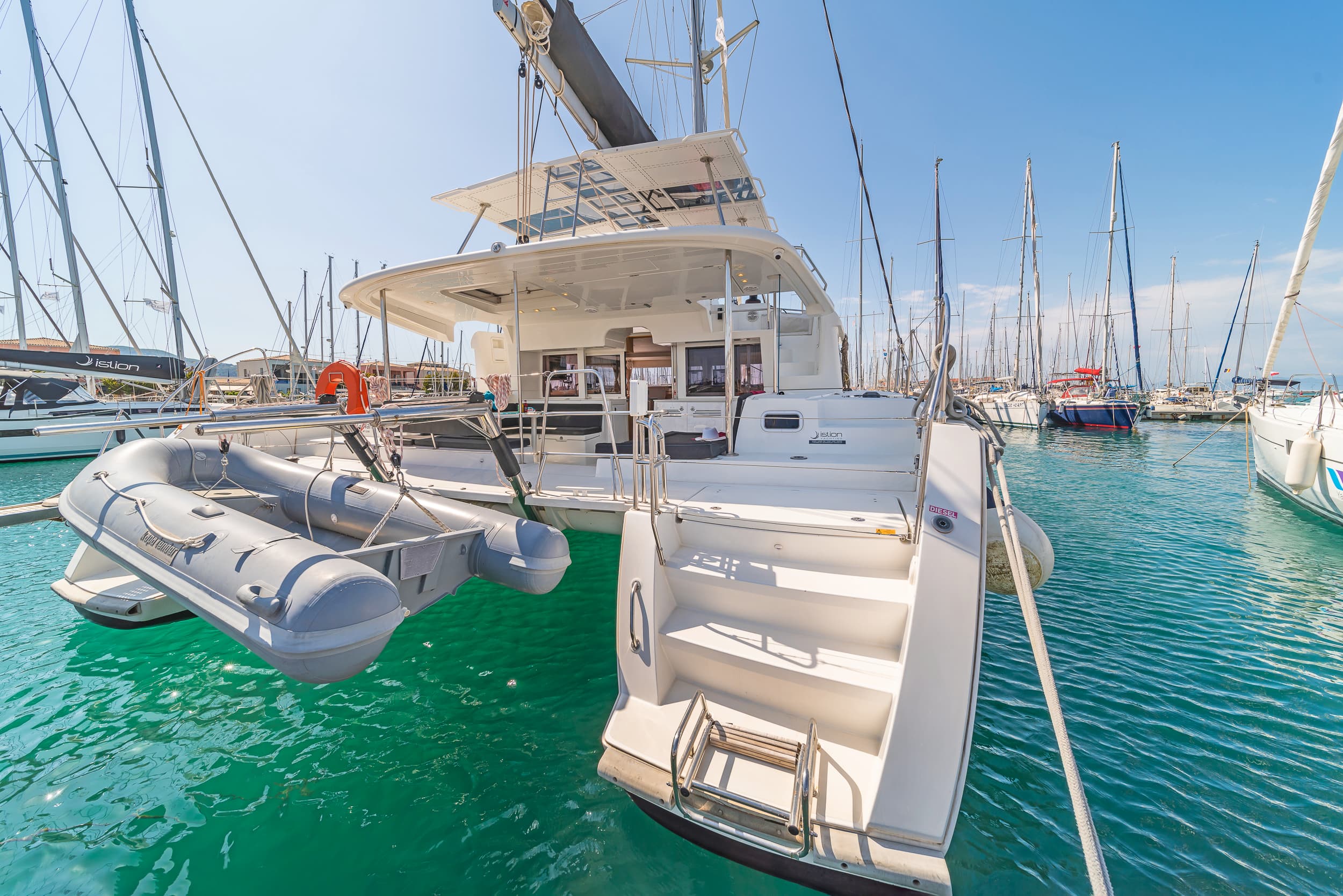 Lagoon 450 Fly - photo 13