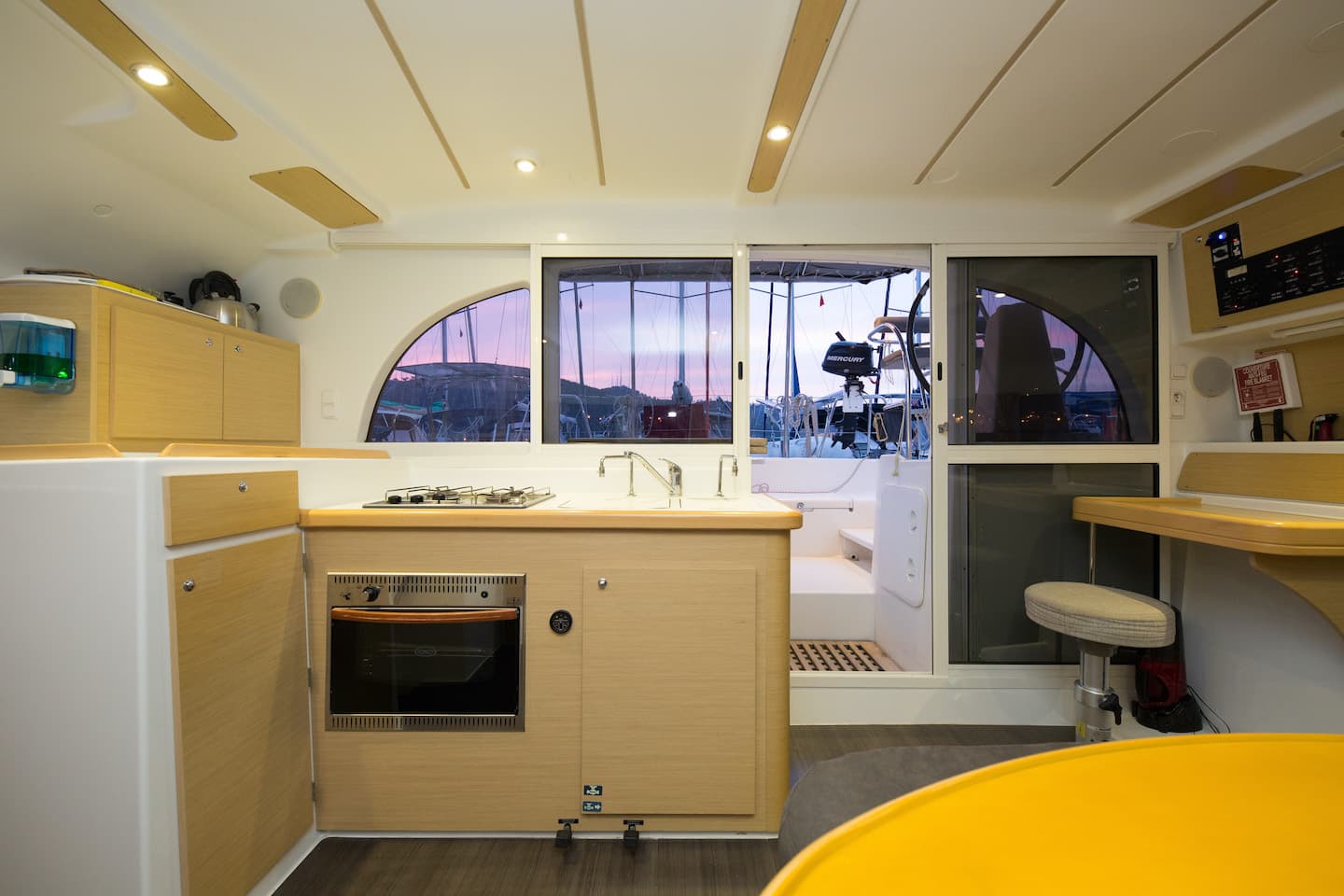 Lagoon 380 - photo 7