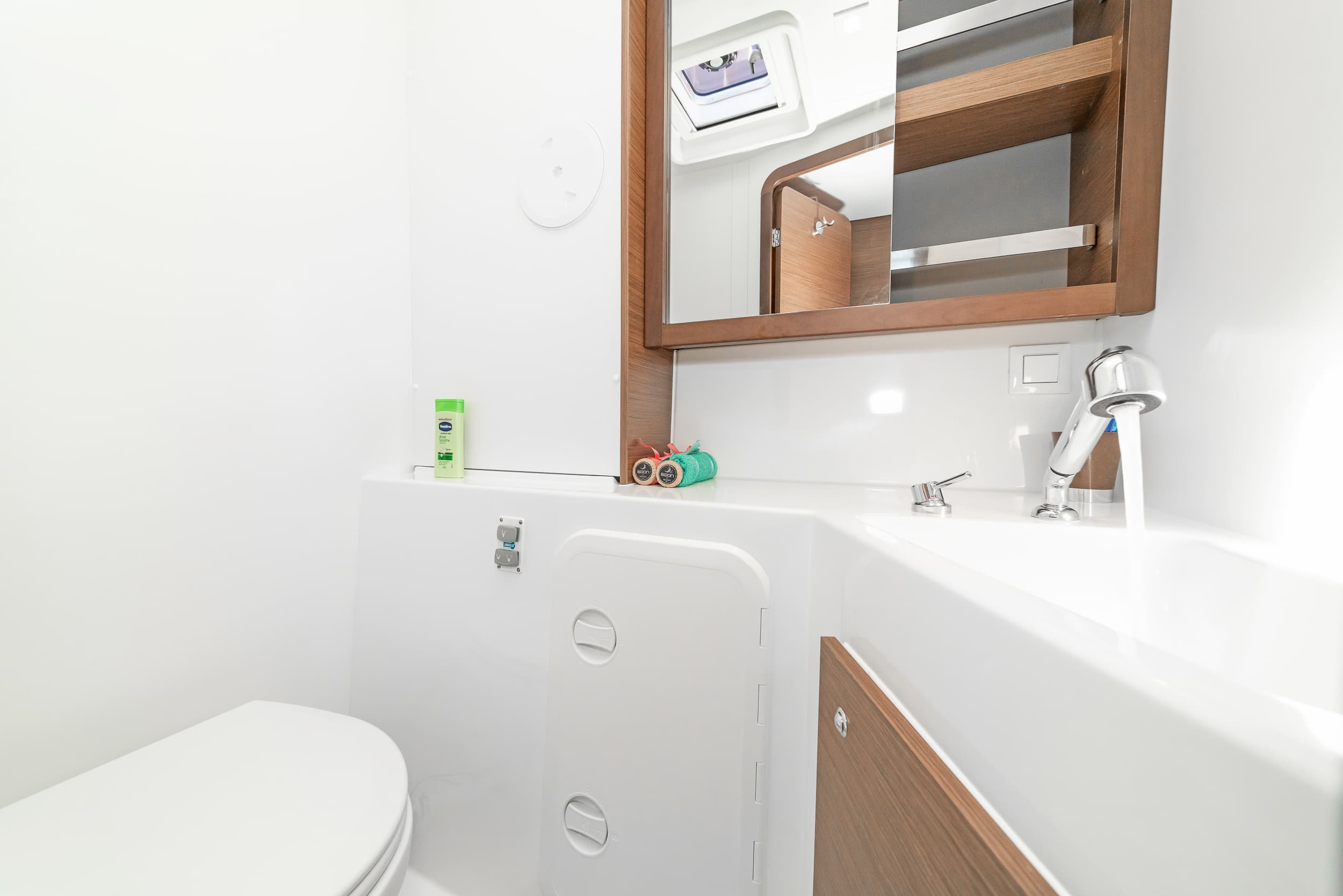 Lagoon 42 - photo 15