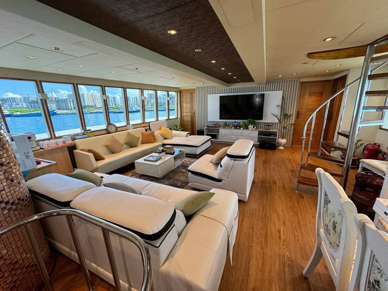 Motoryacht - photo 22