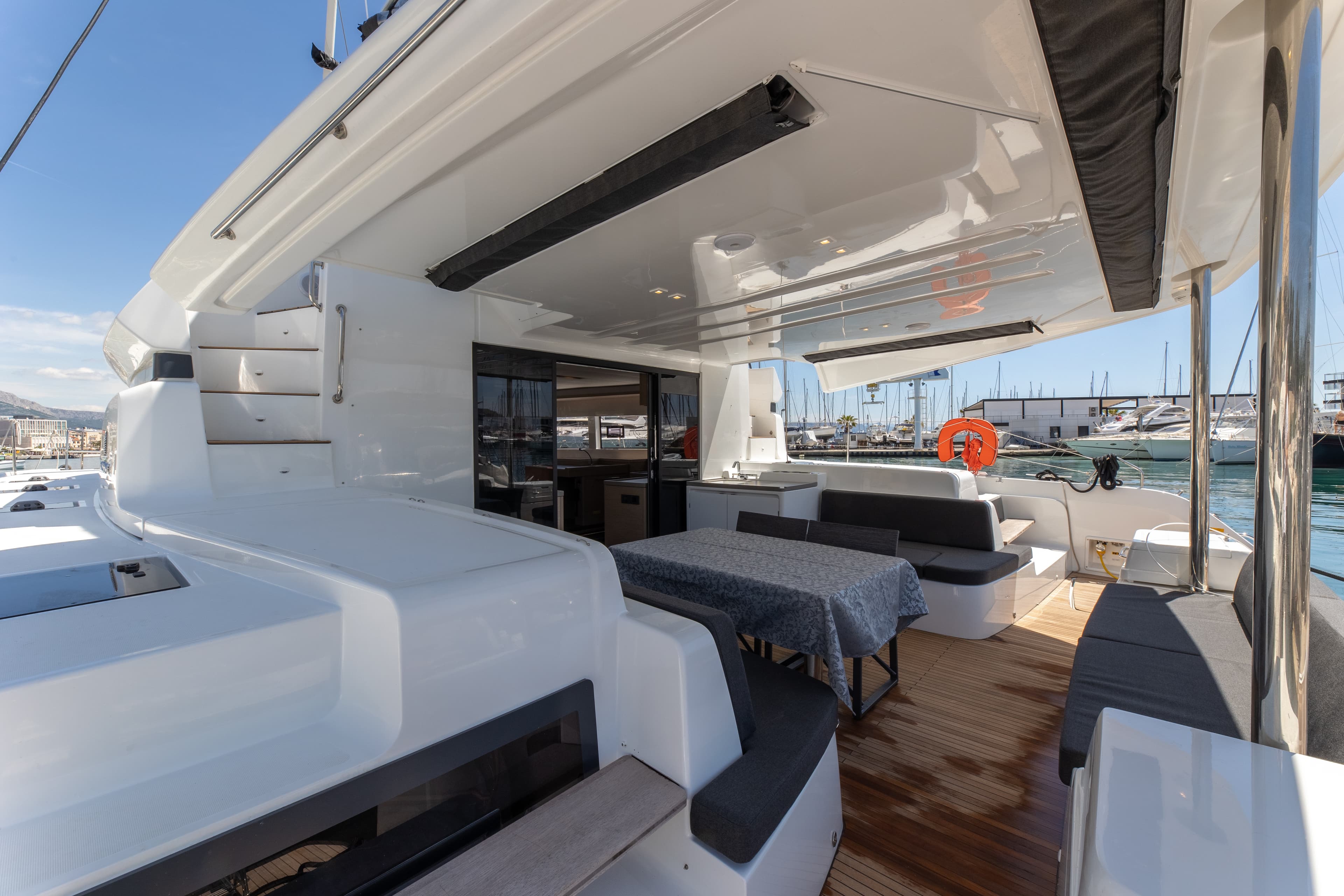 Lagoon 51 - photo 19