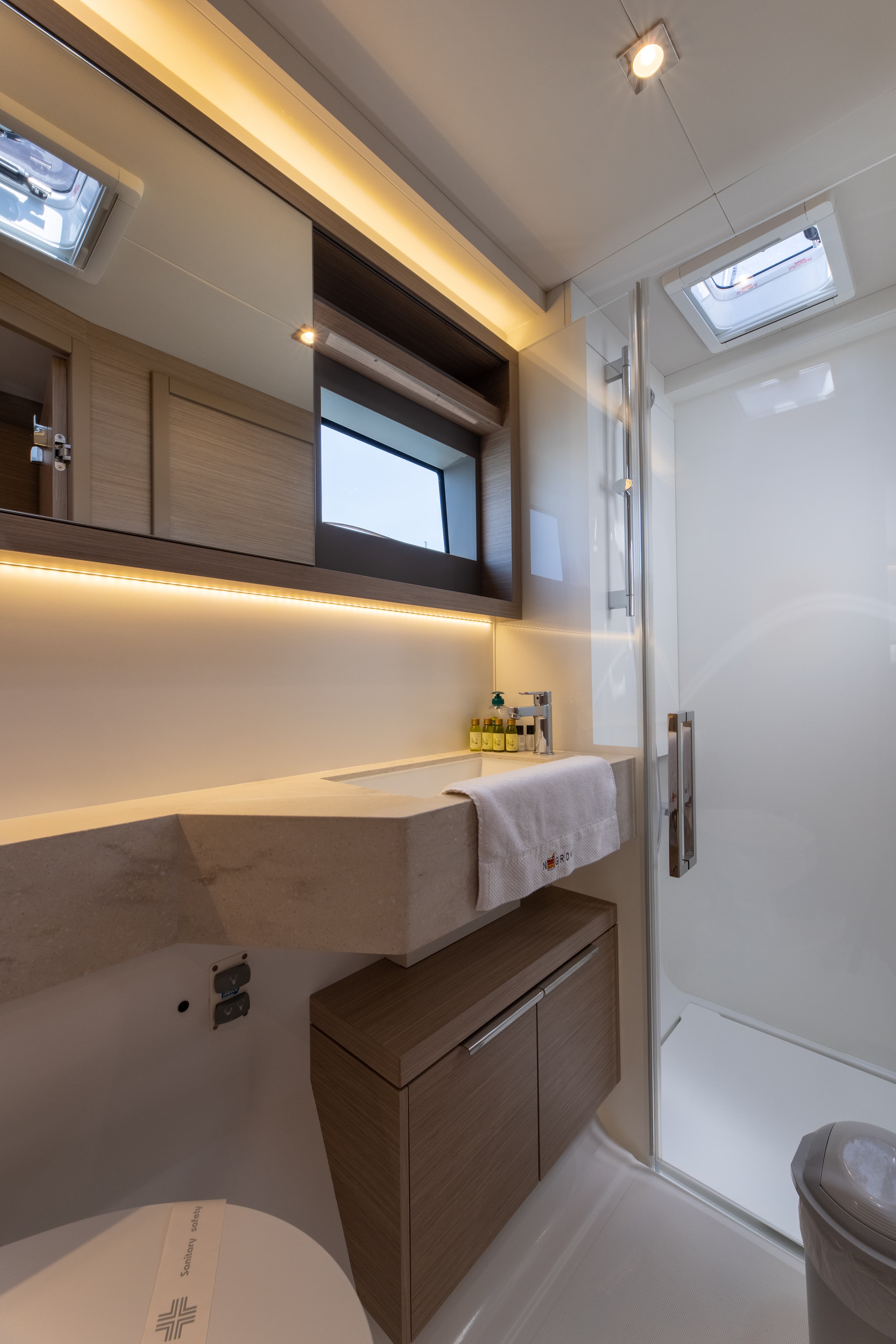 Lagoon 51 - photo 21