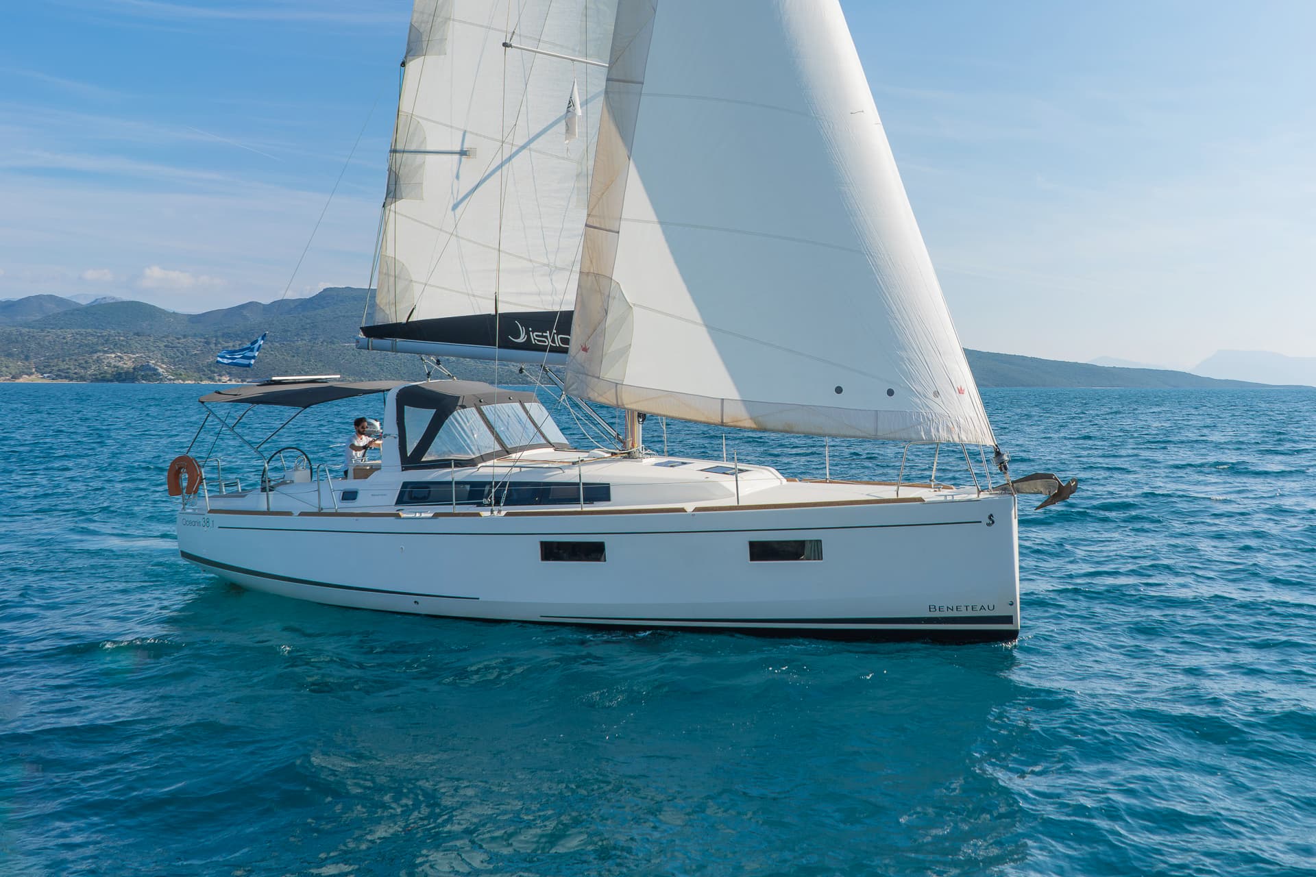 Oceanis 38.1 - photo 5