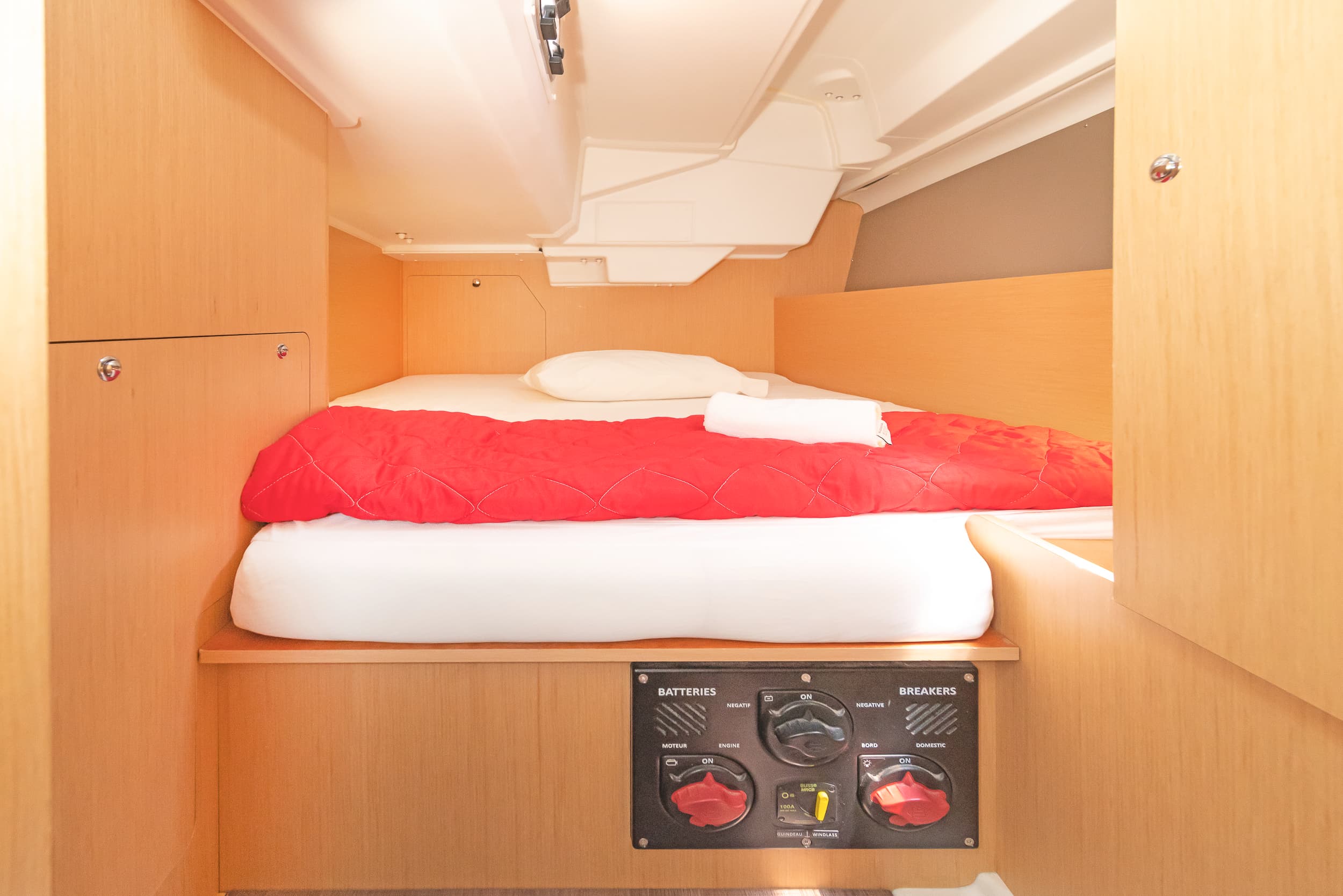 Oceanis 38.1 - photo 12