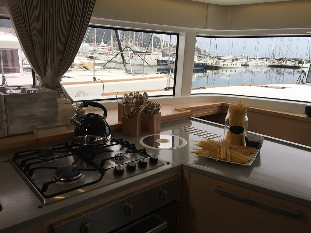 Lagoon 52F - photo 23