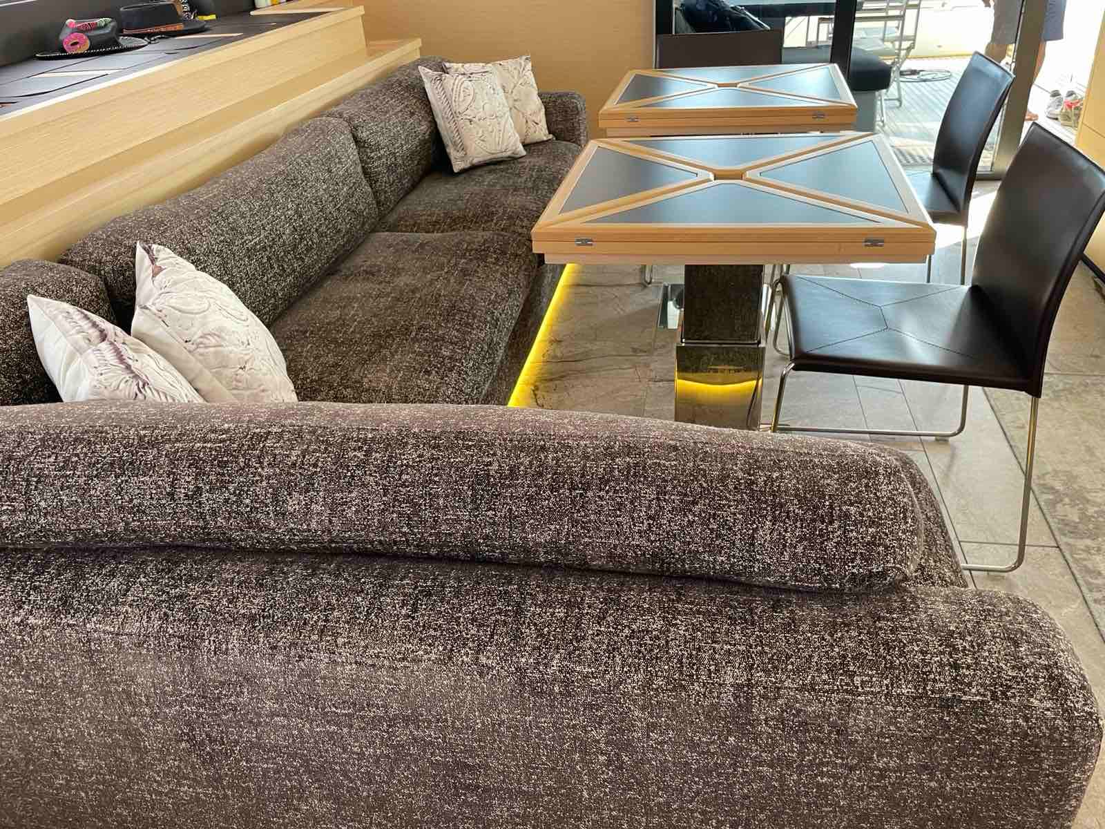 Lagoon Power 630 - photo 25