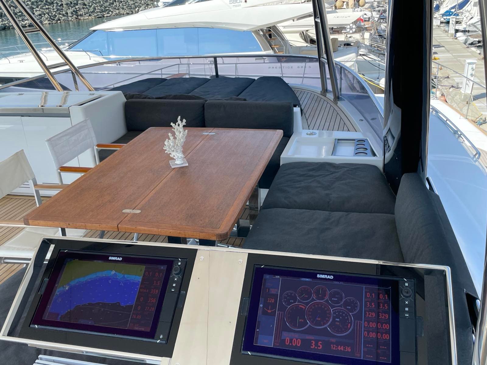 Lagoon Power 630 - photo 20