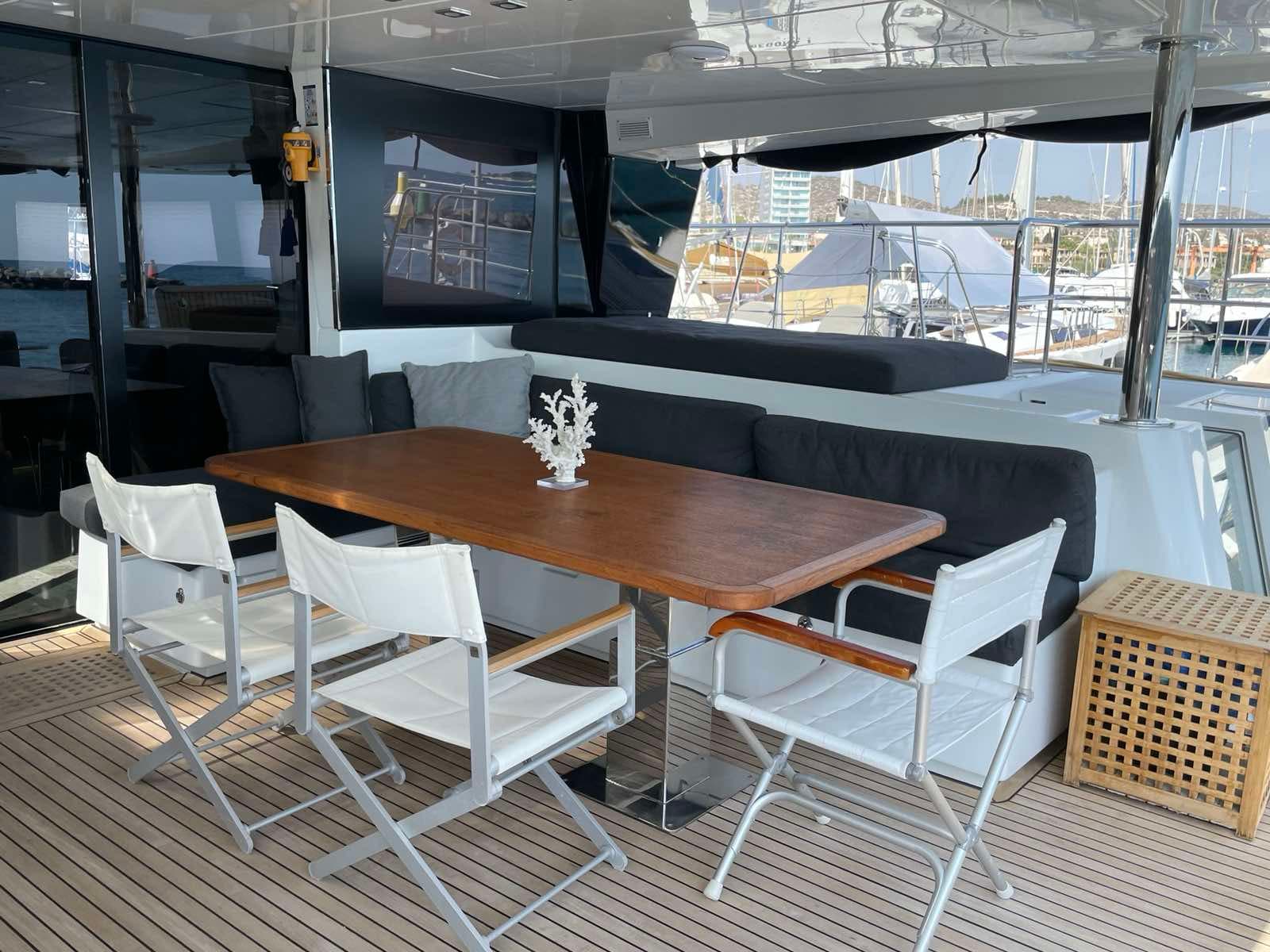 Lagoon Power 630 - photo 8