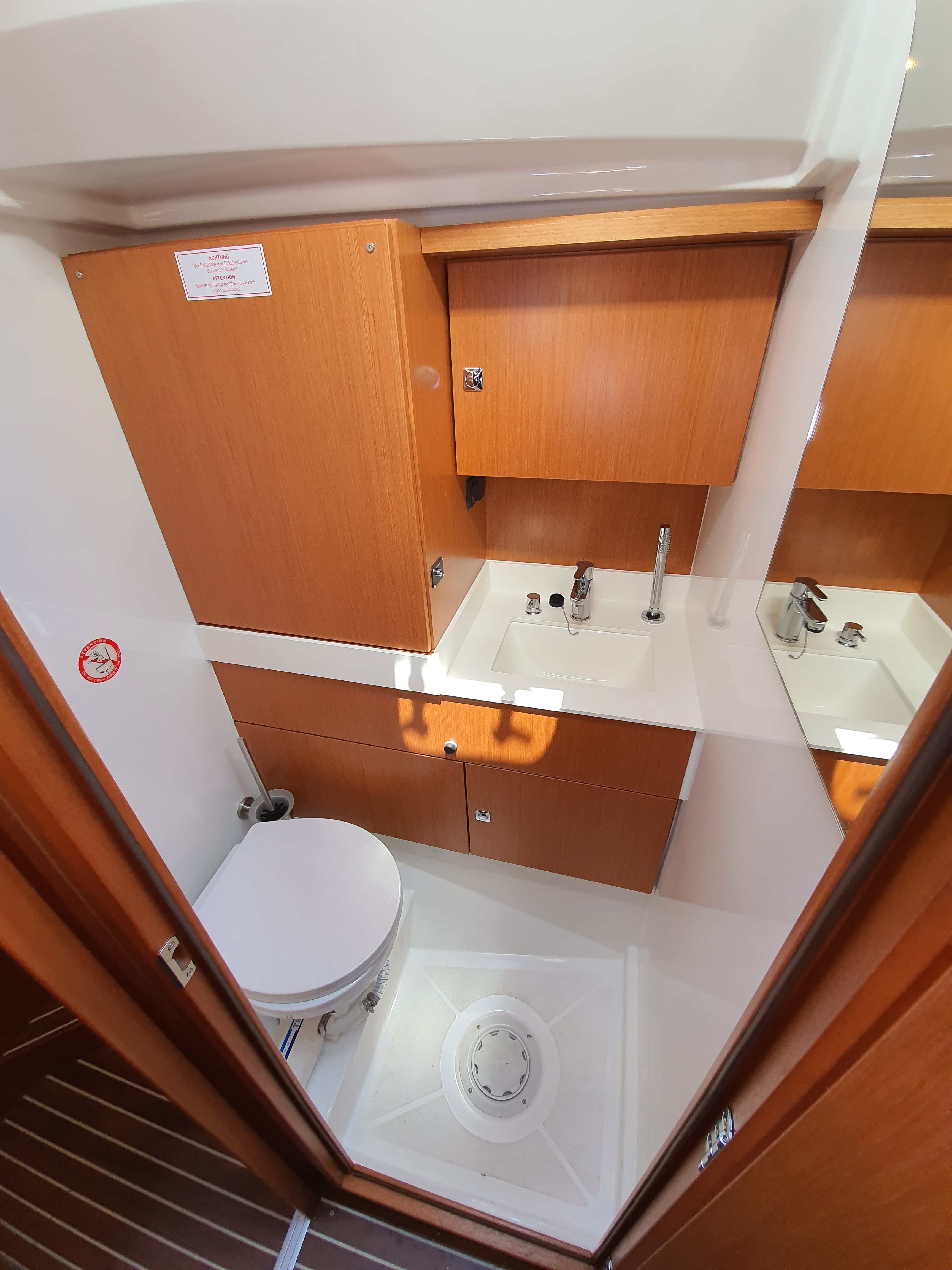 Bavaria C45 - photo 19