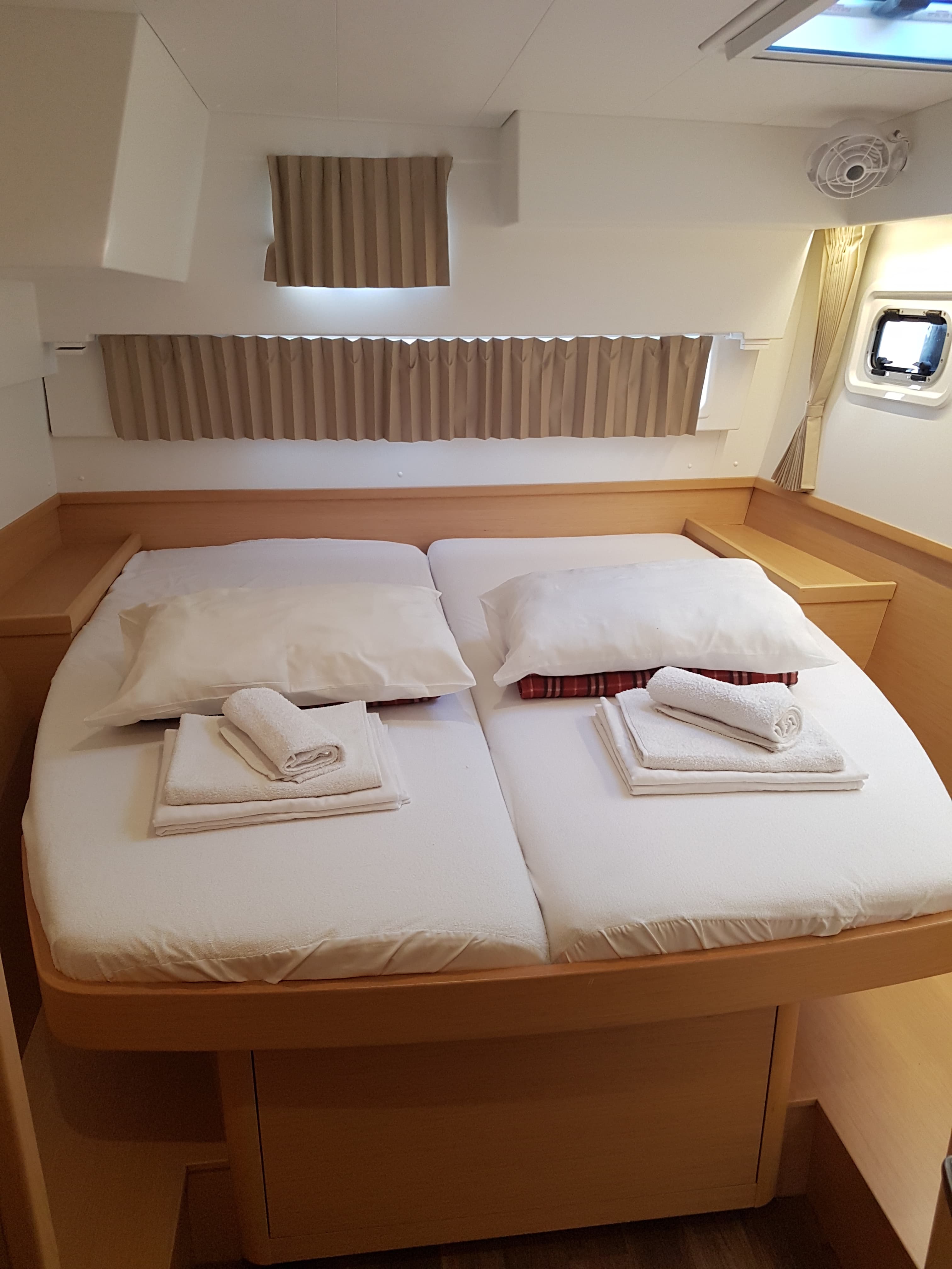 Lagoon 42 - photo 12