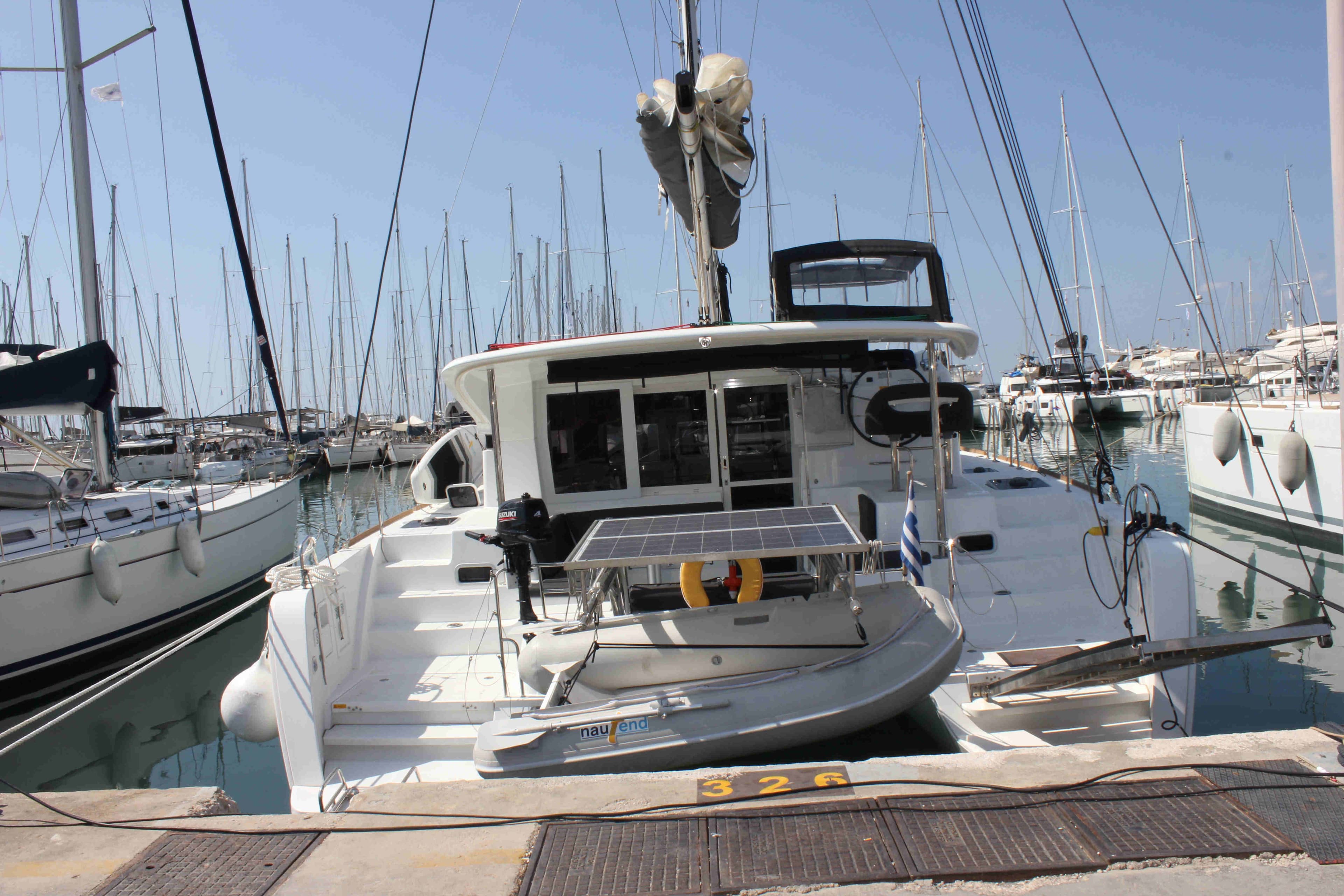 Lagoon 40 - photo 13