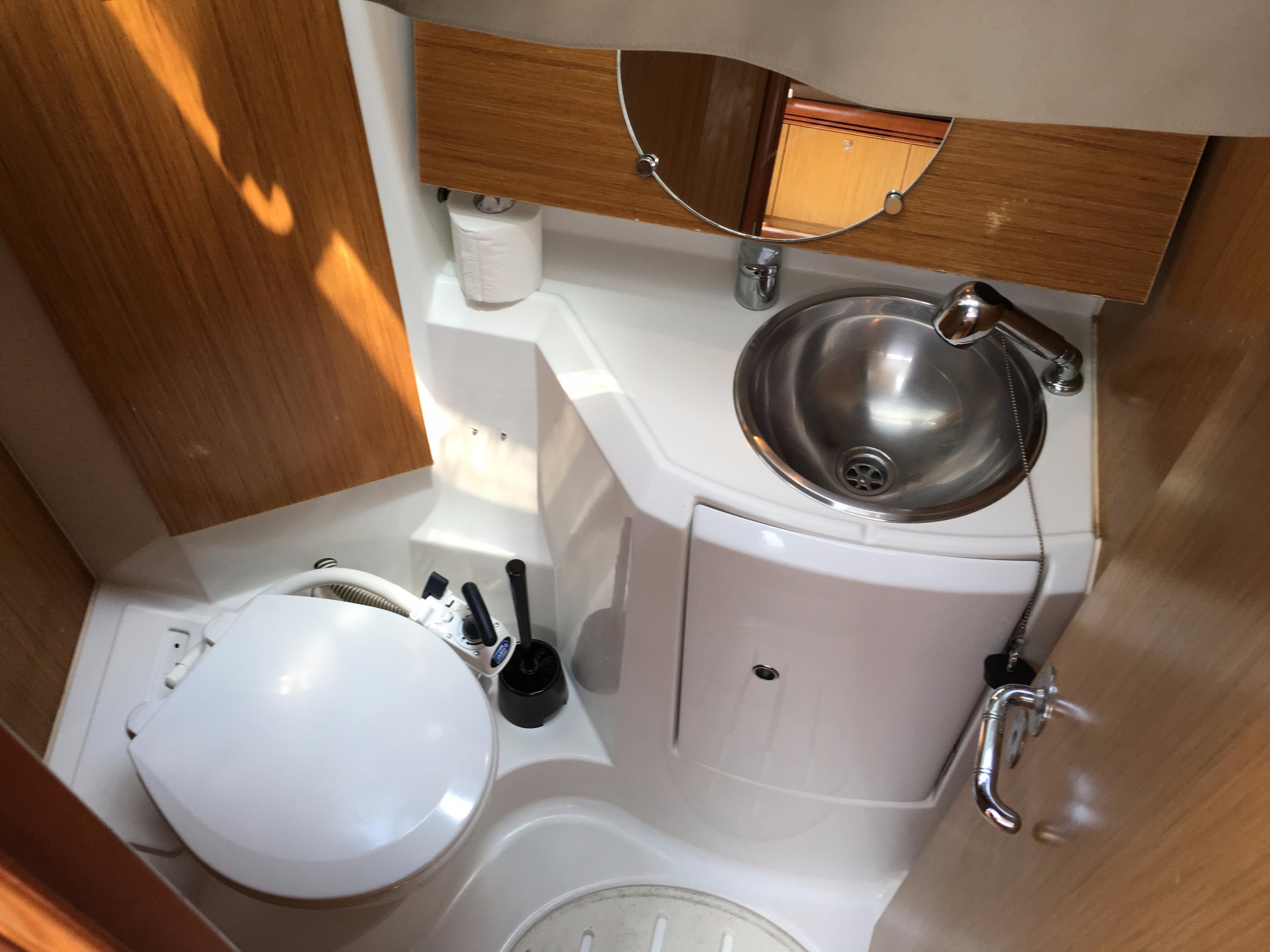 Sun Odyssey 36i - photo 21