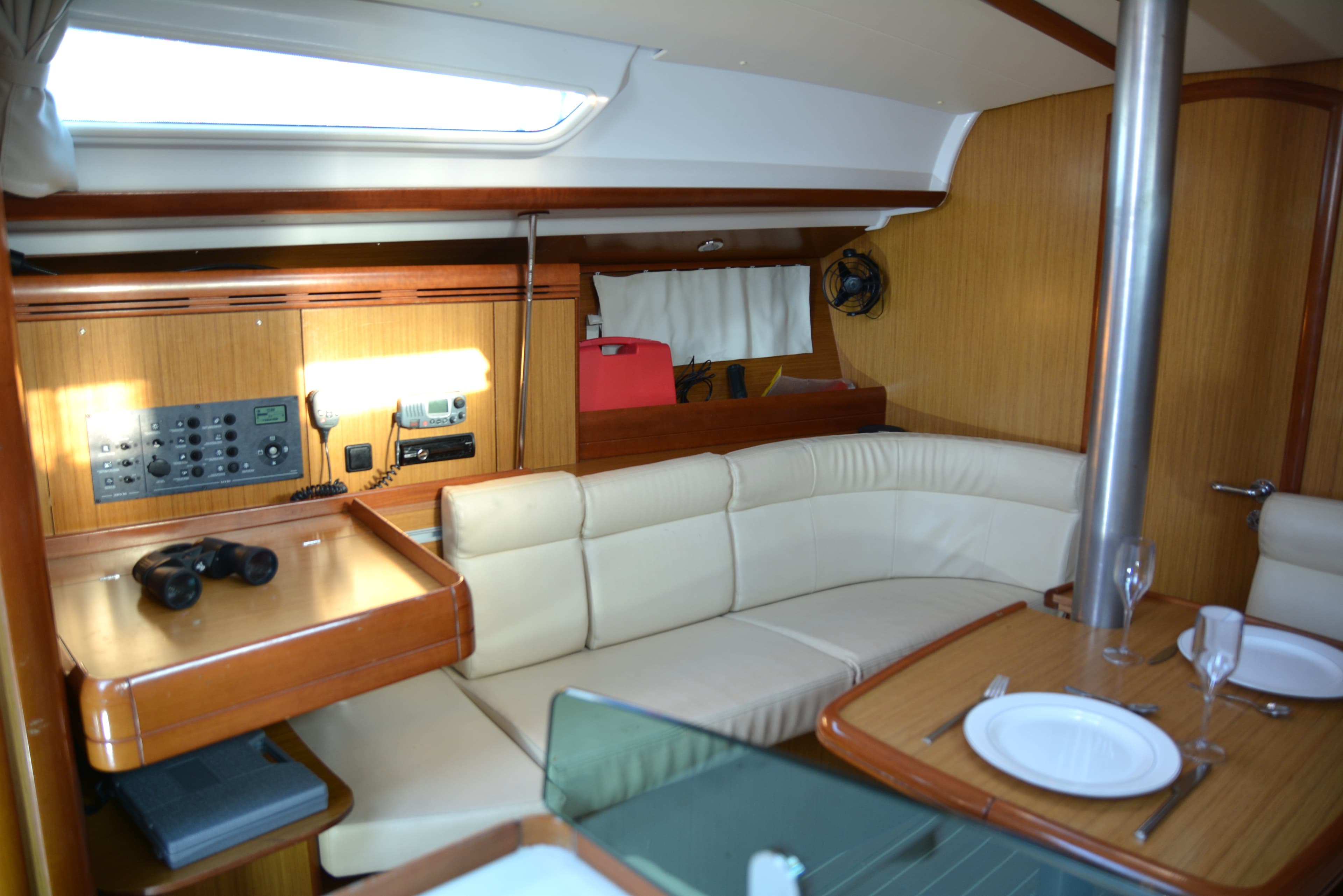 Sun Odyssey 36i - photo 19