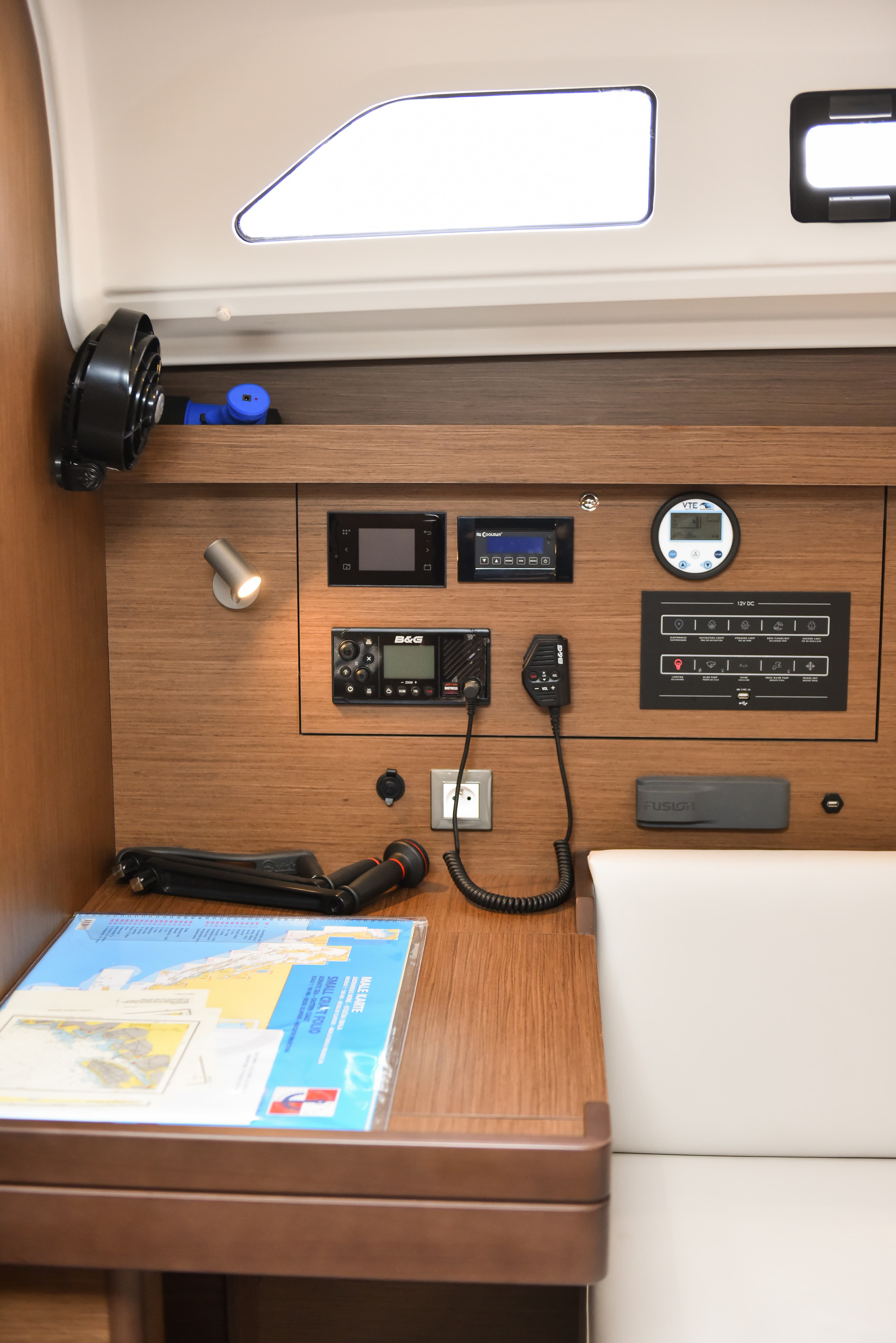 Oceanis 40.1 - photo 37