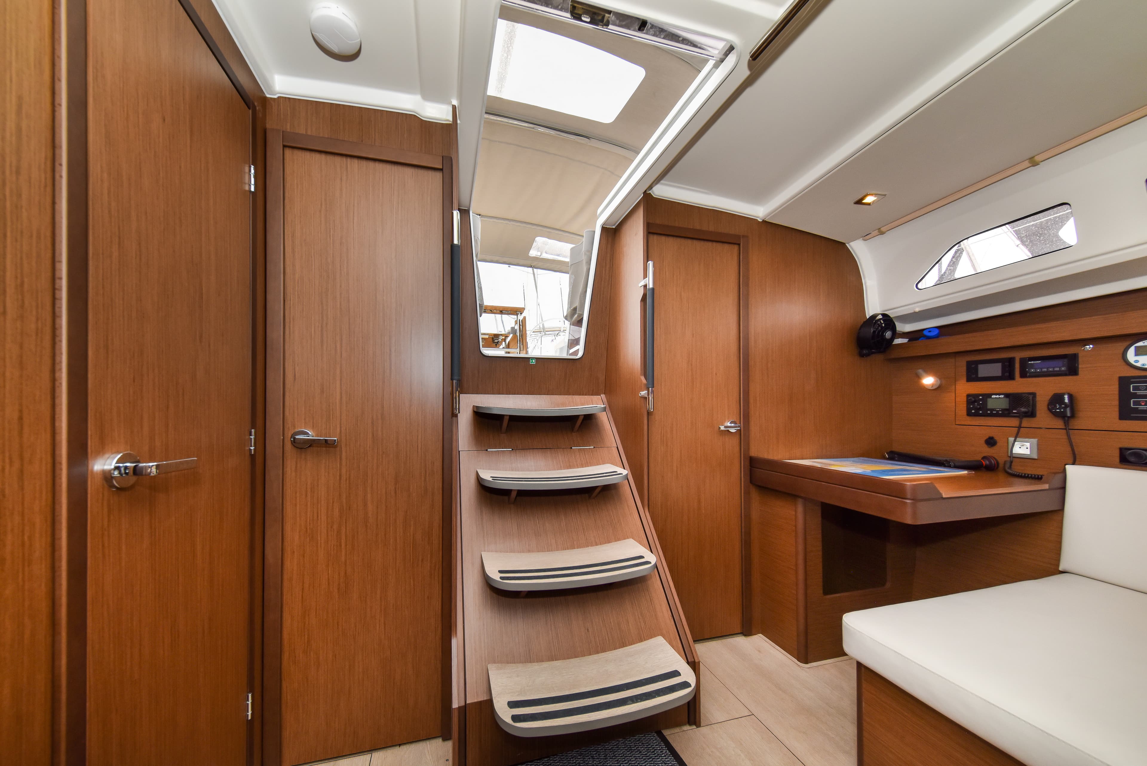 Oceanis 40.1 - photo 75