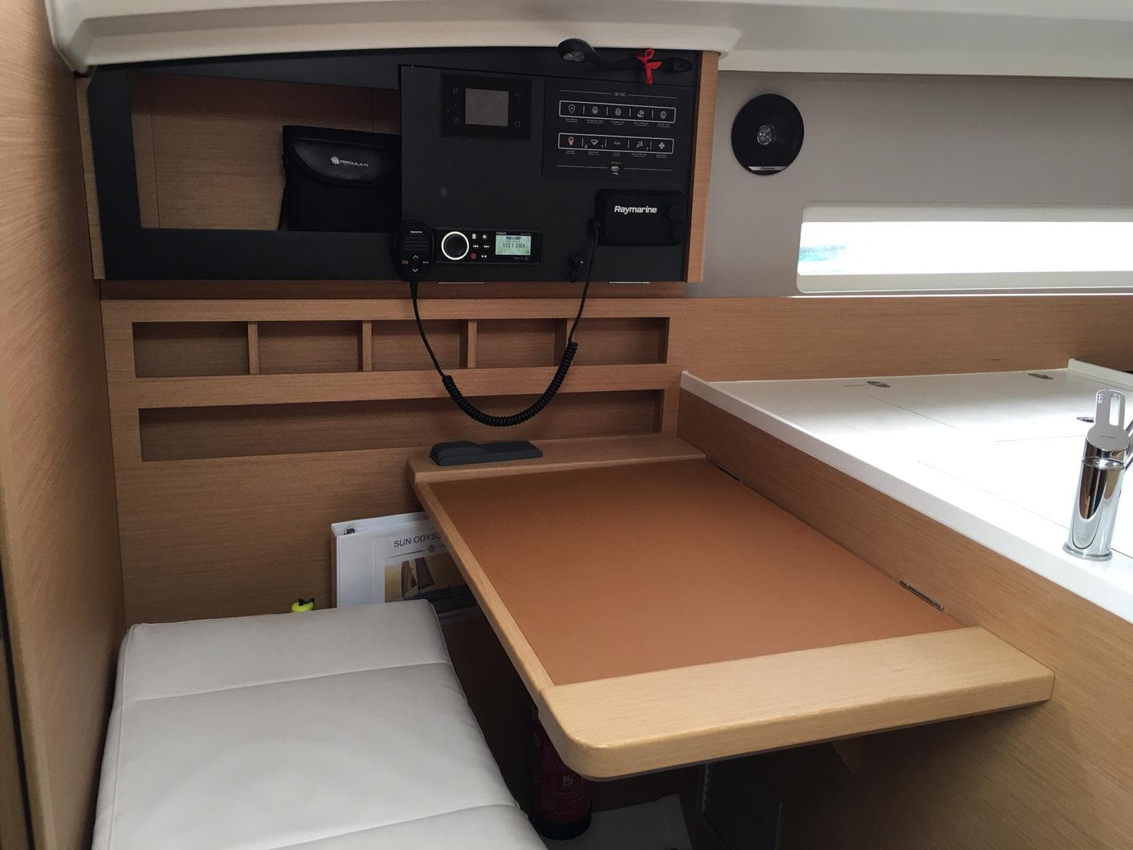Sun Odyssey 410 - photo 6