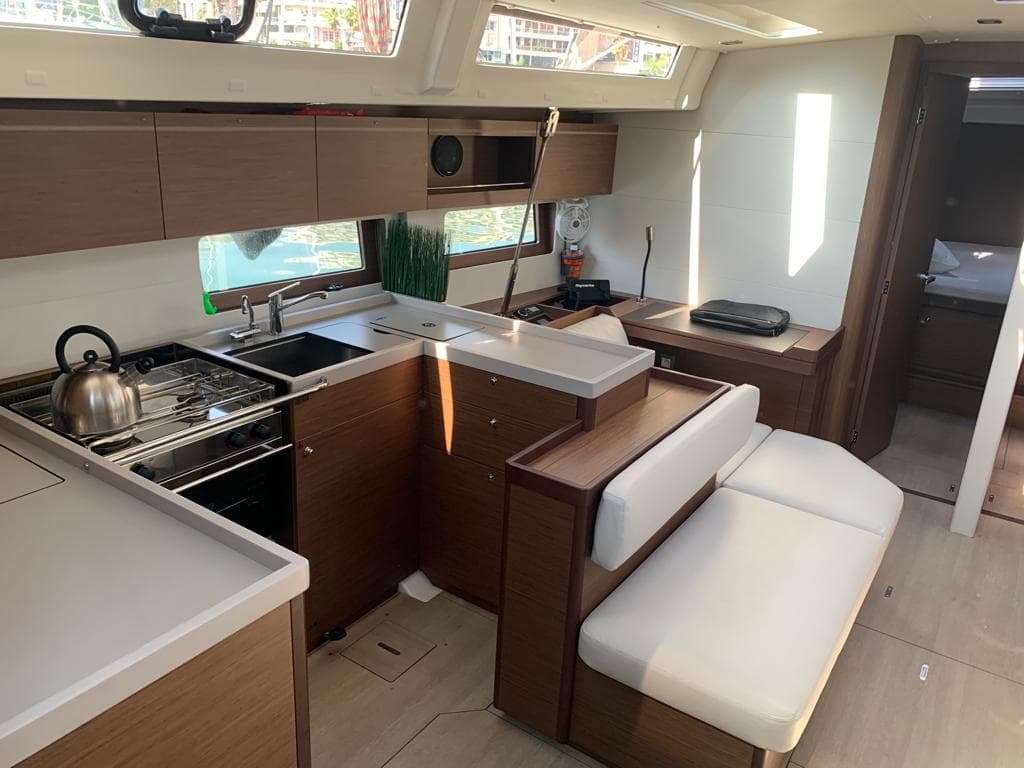 Oceanis 51.1 - photo 15