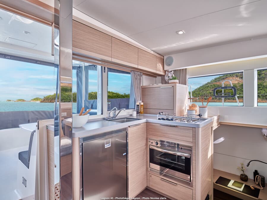 Lagoon 40 - photo 6