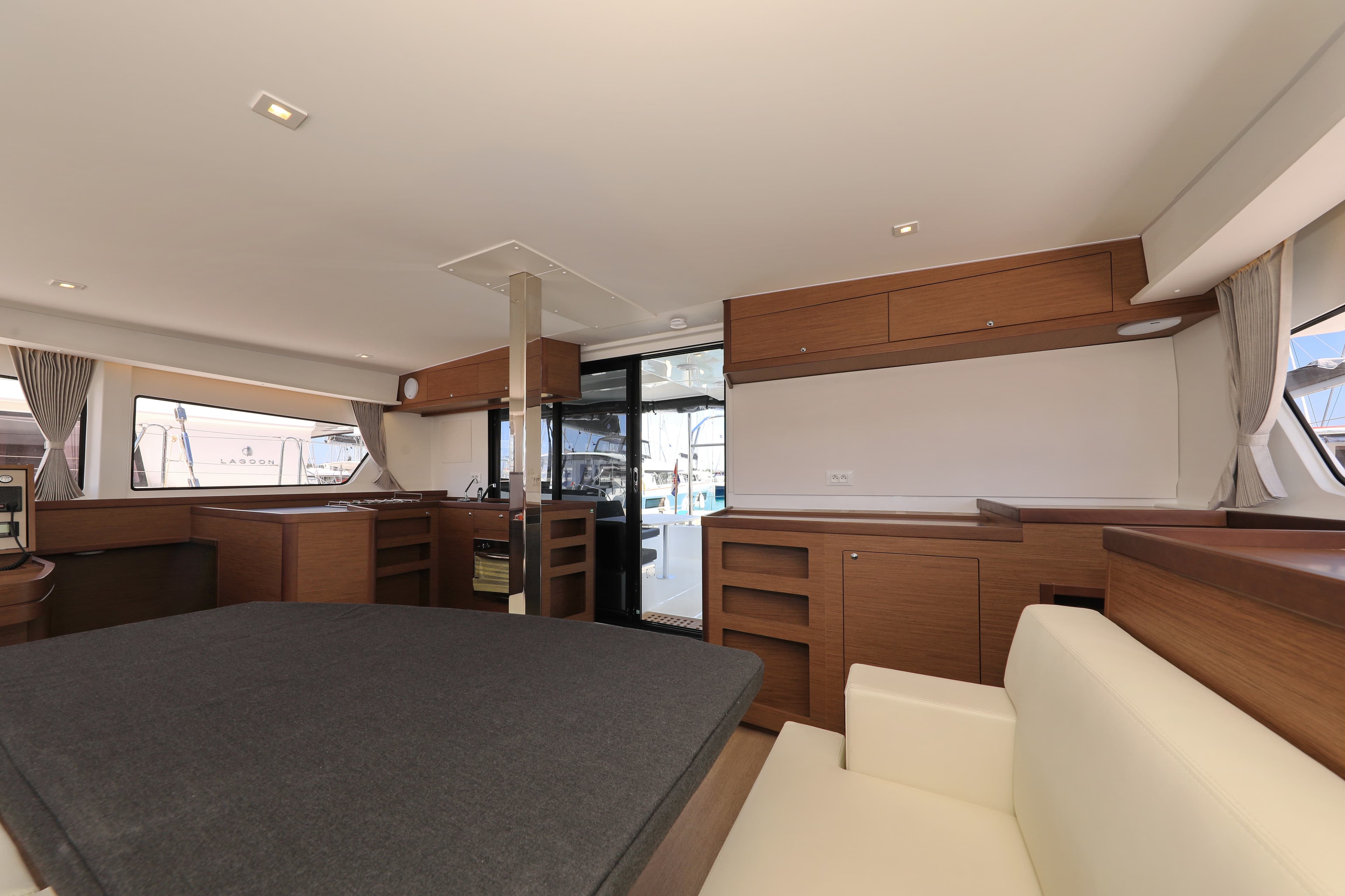 Lagoon 42 - photo 7