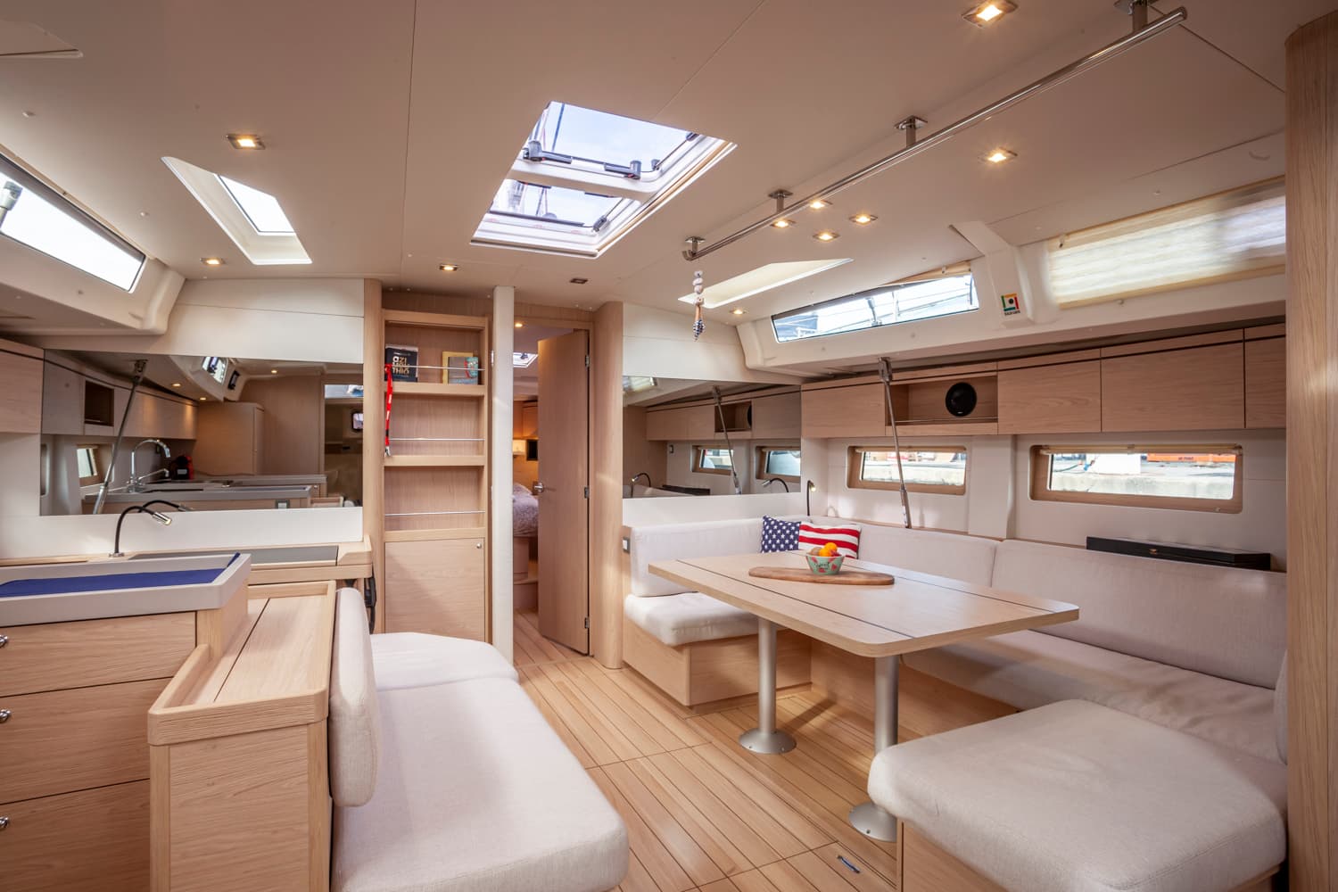 Oceanis 51.1 - photo 7