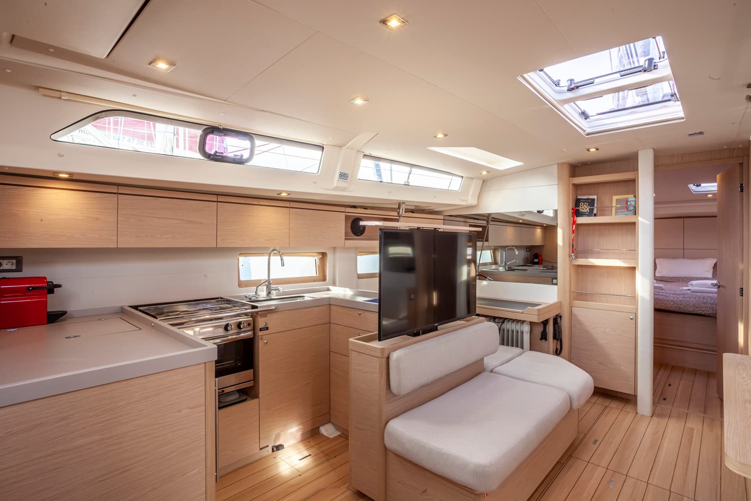 Oceanis 51.1 - photo 12