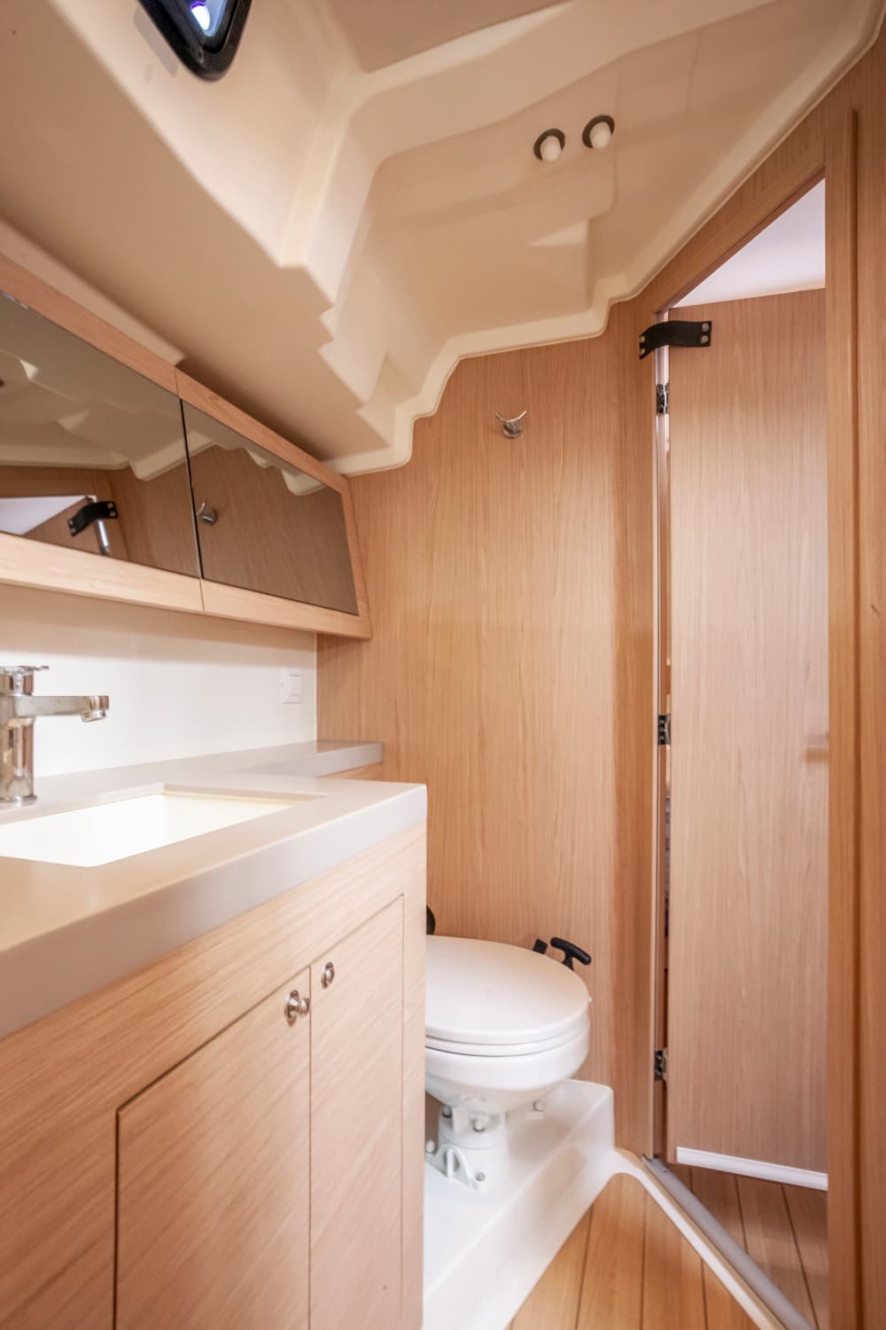 Oceanis 51.1 - photo 17