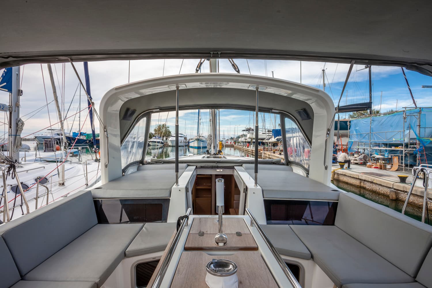 Oceanis 51.1 - photo 21