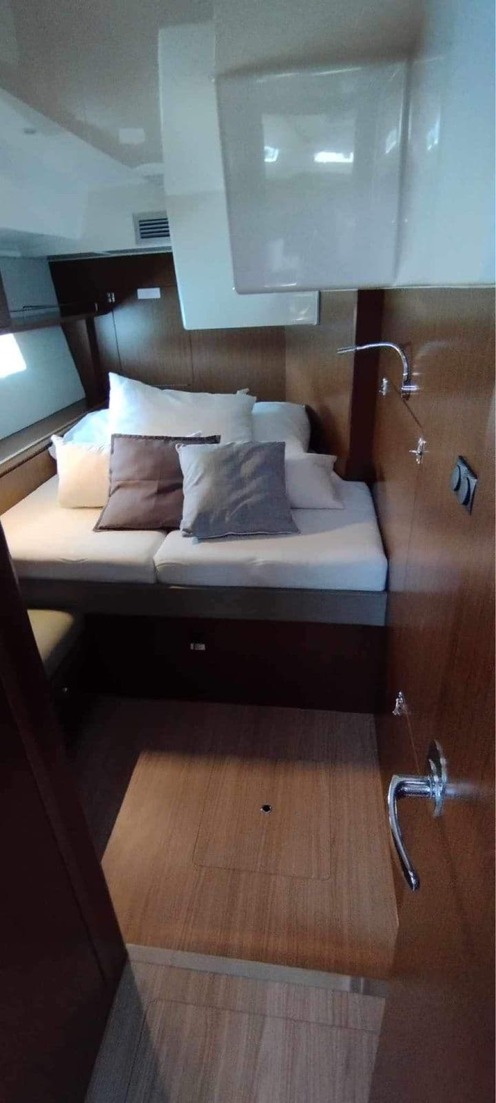 Bavaria C57 - photo 11