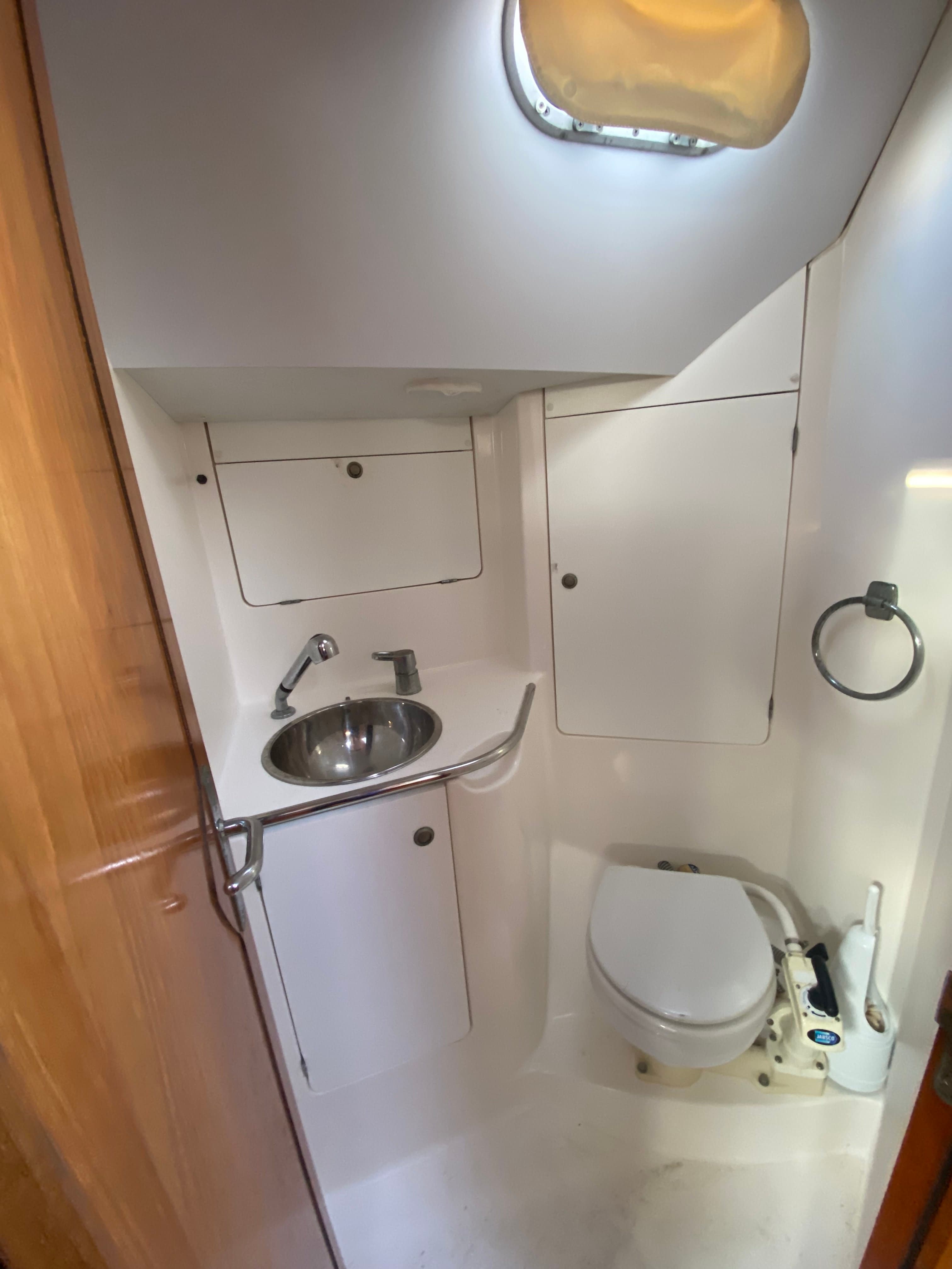 Sun Odyssey 42.2 - photo 29