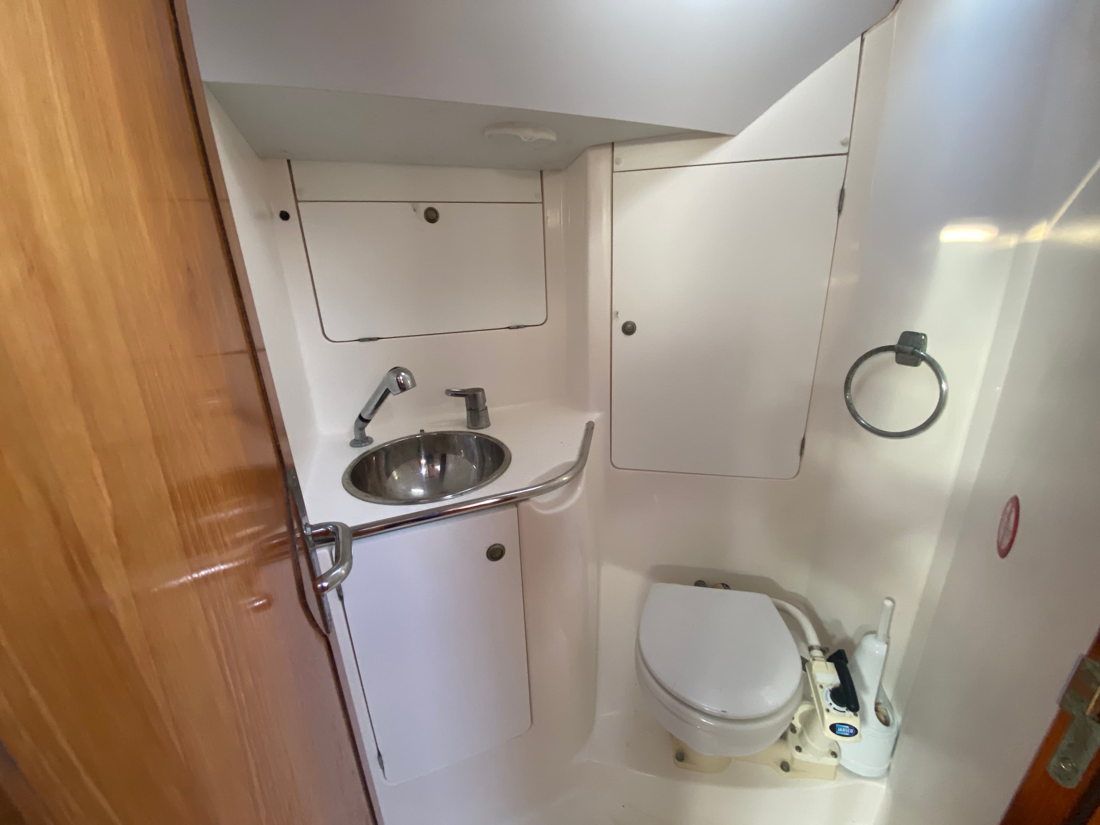 Sun Odyssey 42.2 - photo 11