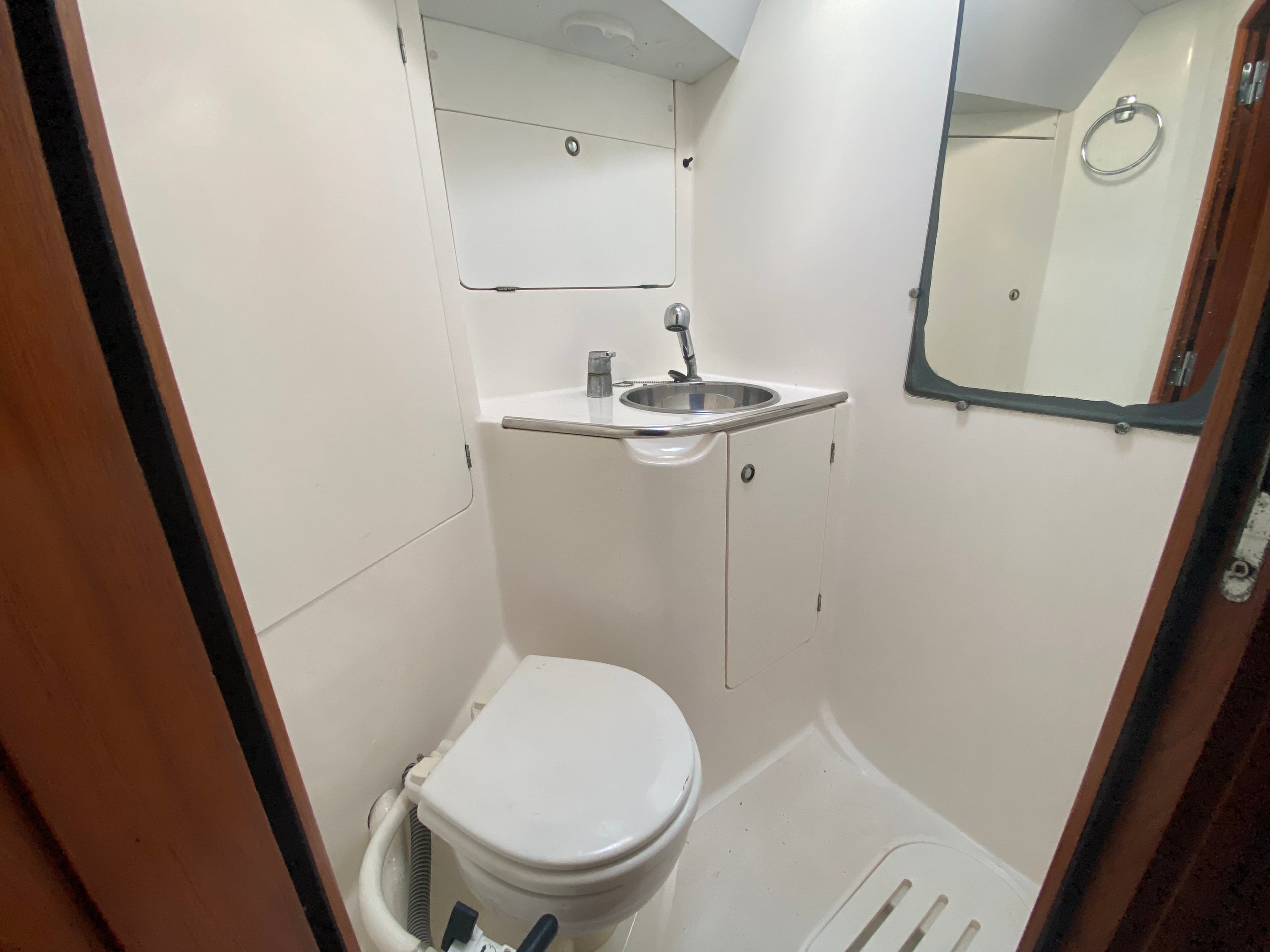 Sun Odyssey 42.2 - photo 5