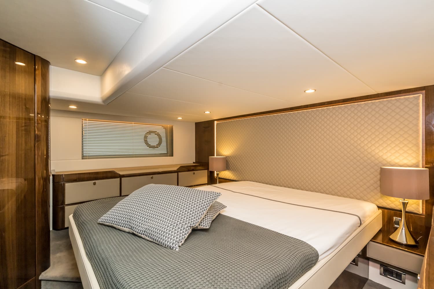 Fairline Squadron 50 - photo 12