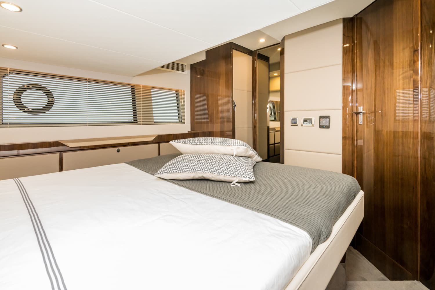 Fairline Squadron 50 - photo 15