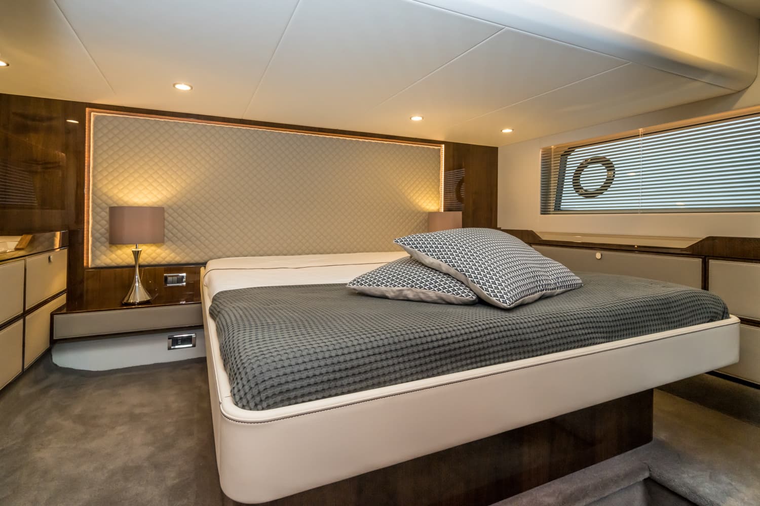 Fairline Squadron 50 - photo 8