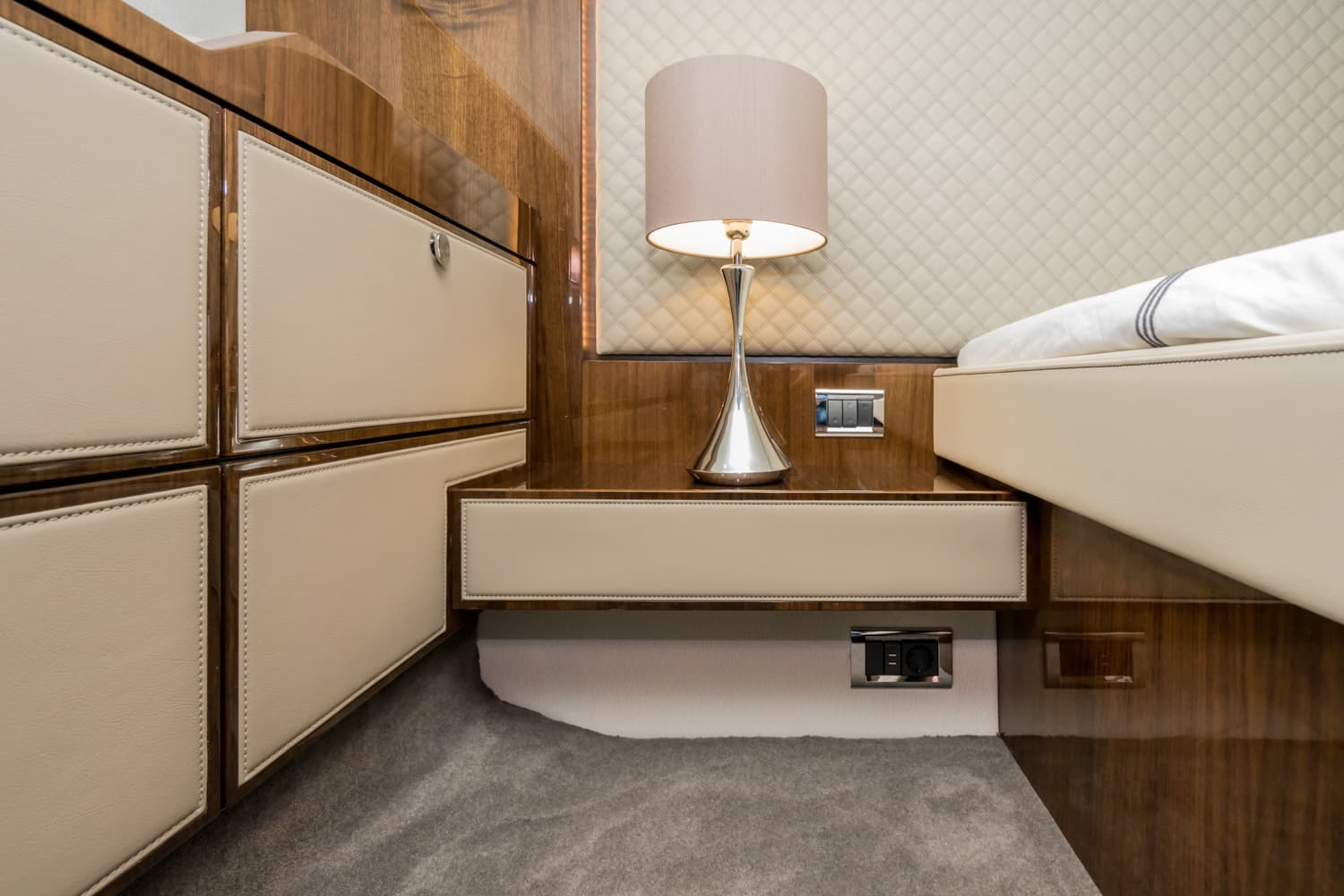 Fairline Squadron 50 - photo 9