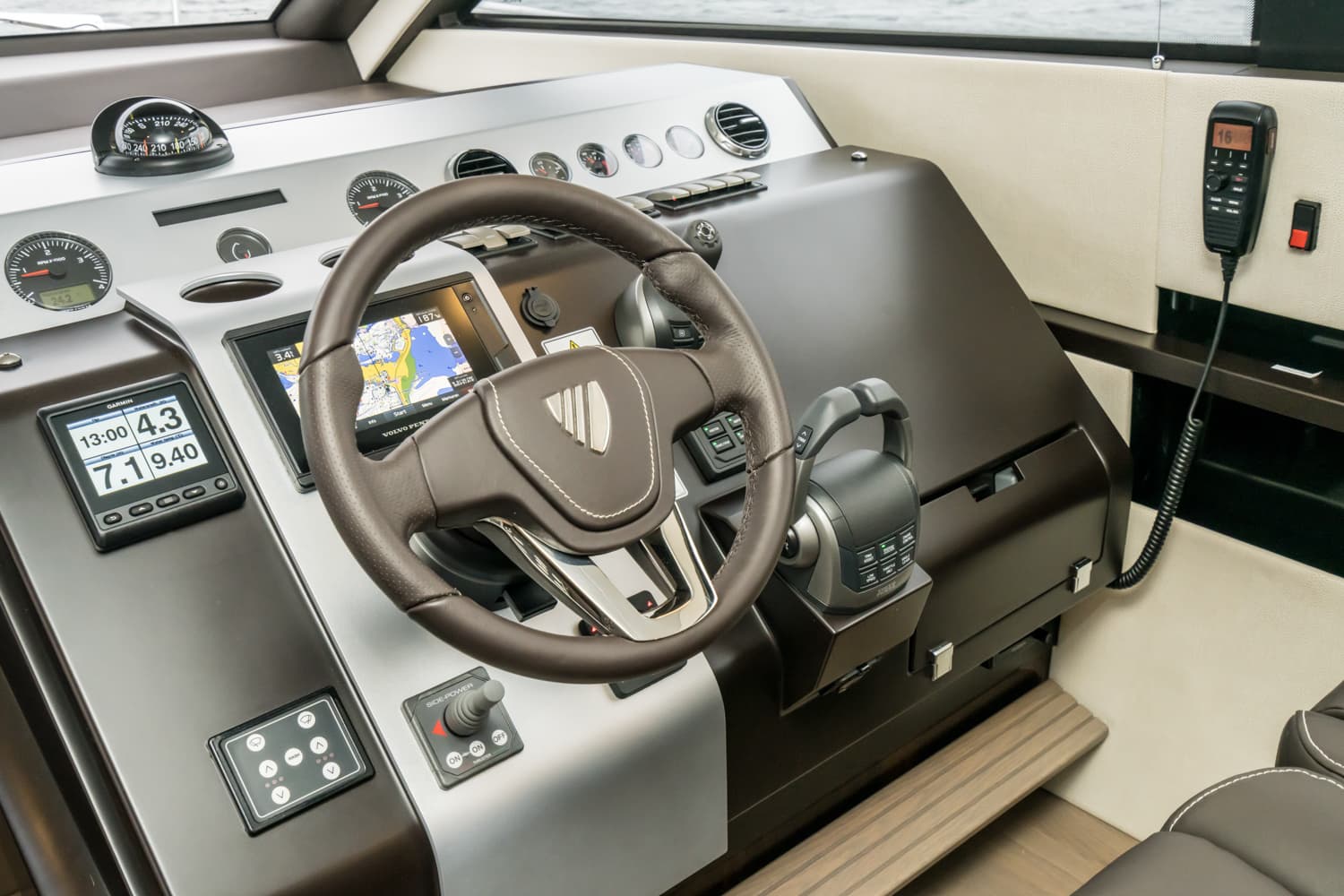 Fairline Squadron 50 - photo 6