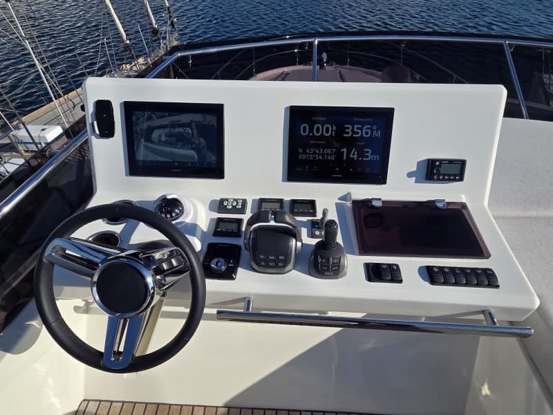 Prestige 520 Fly  - photo 19