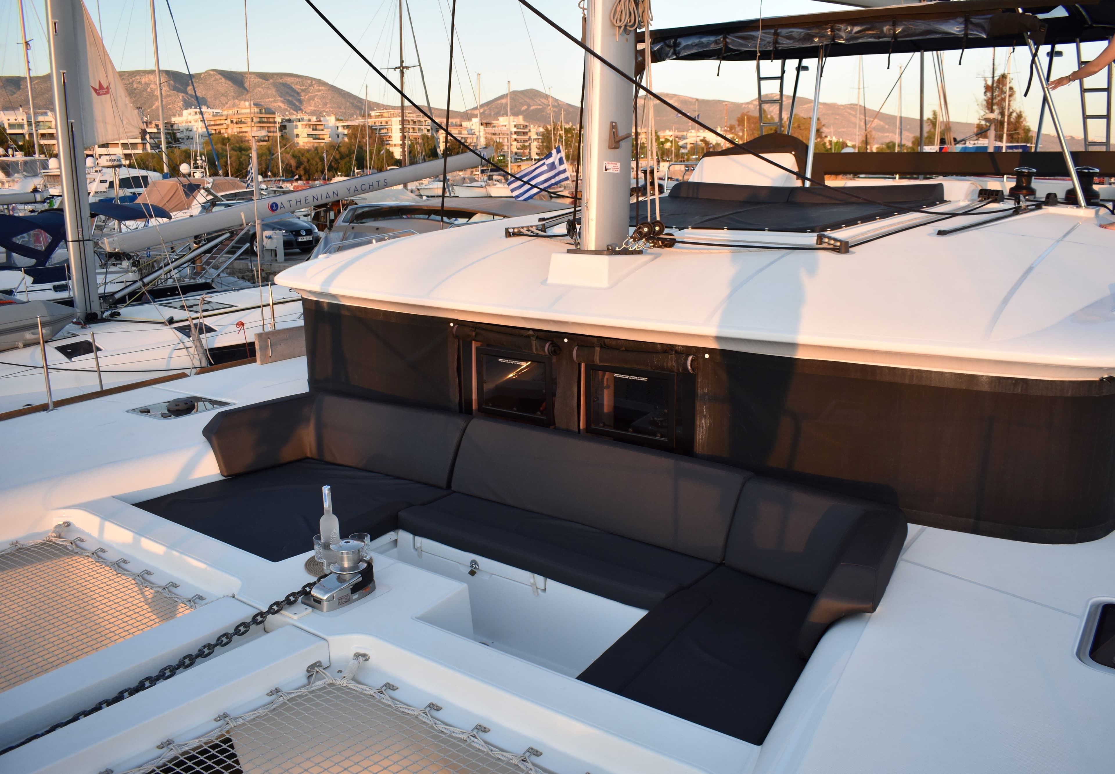 Lagoon 450 Fly - photo 8