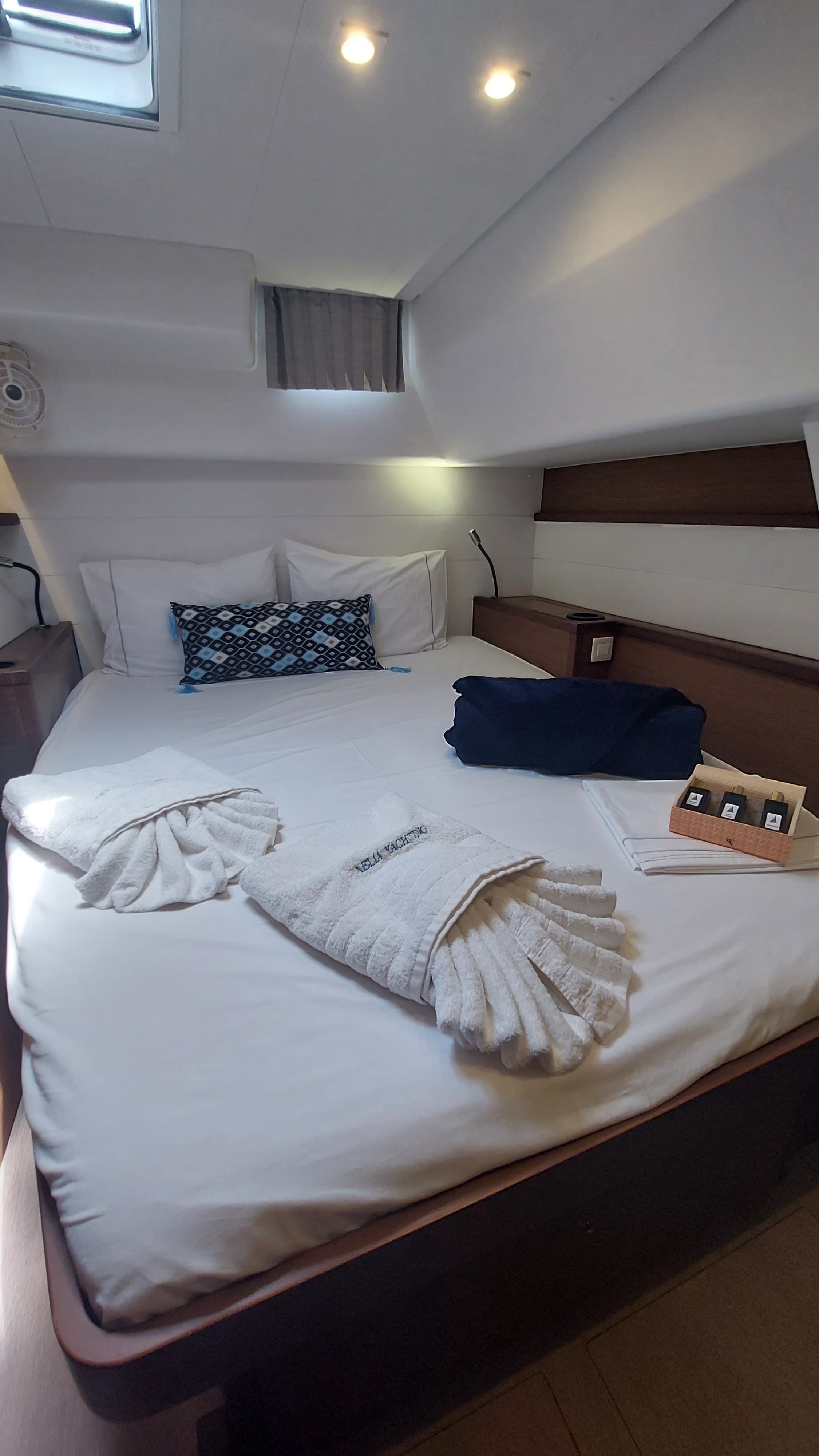 Lagoon 450 Fly - photo 7