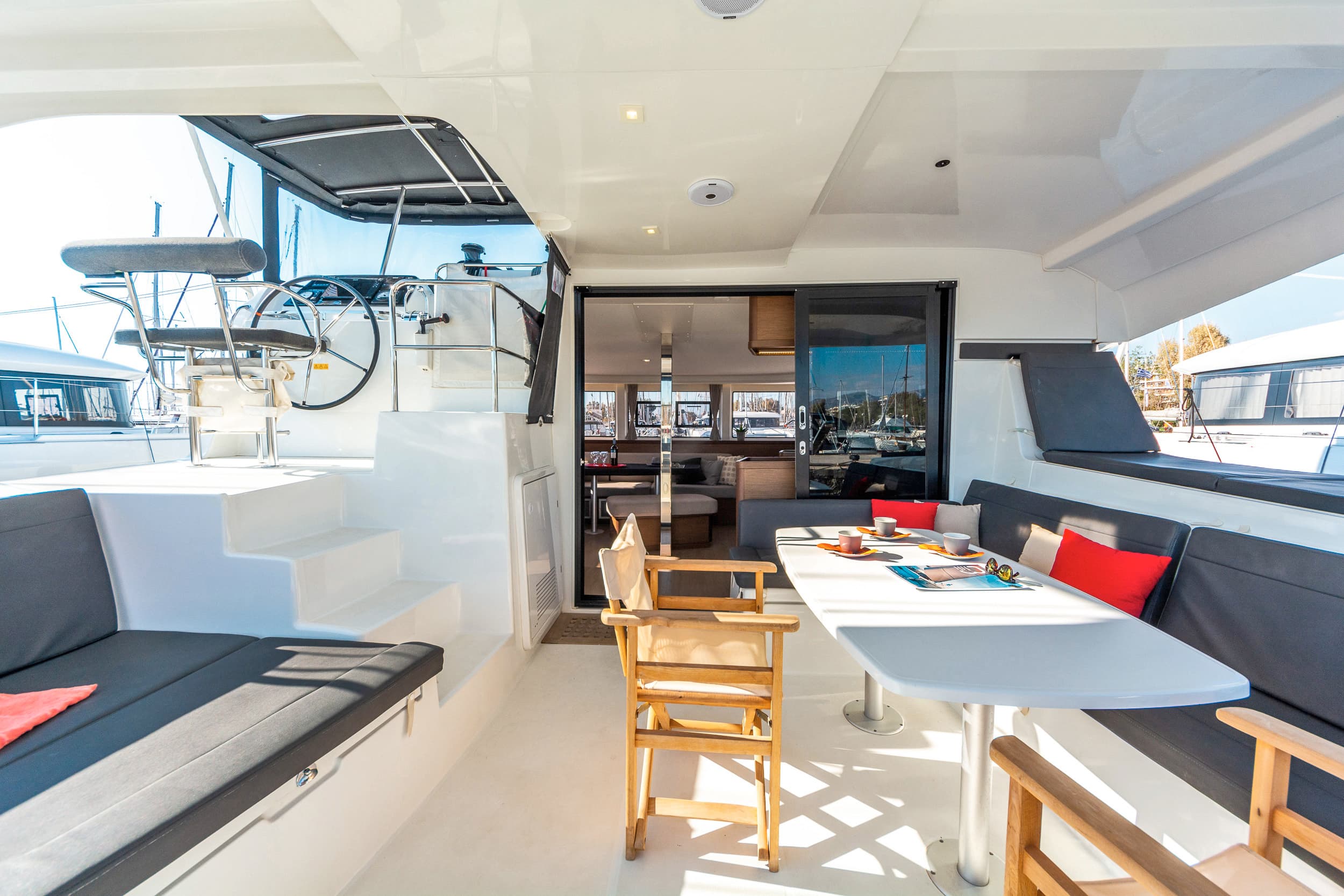 Lagoon 42 - photo 11