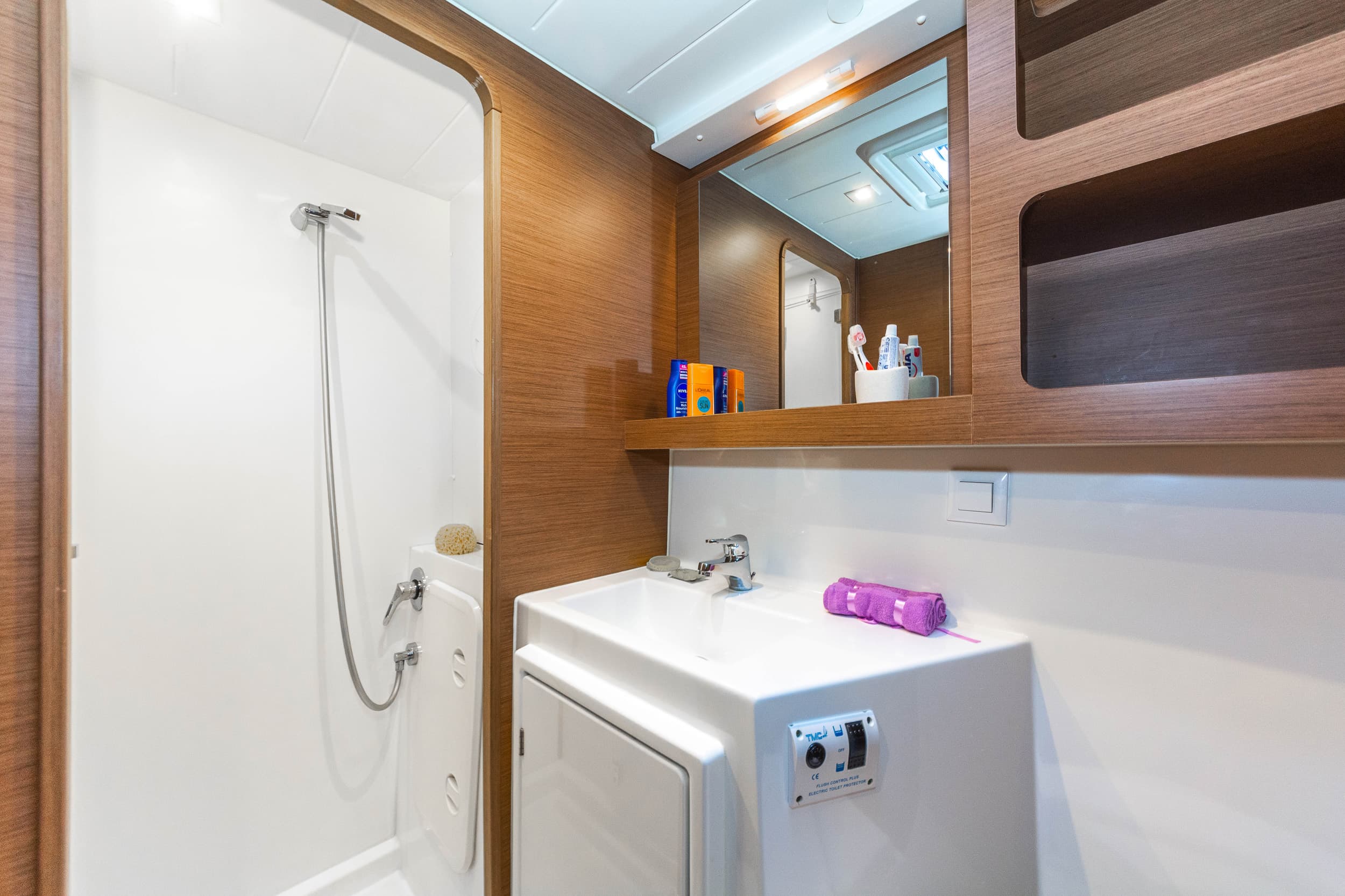 Lagoon 42 - photo 22