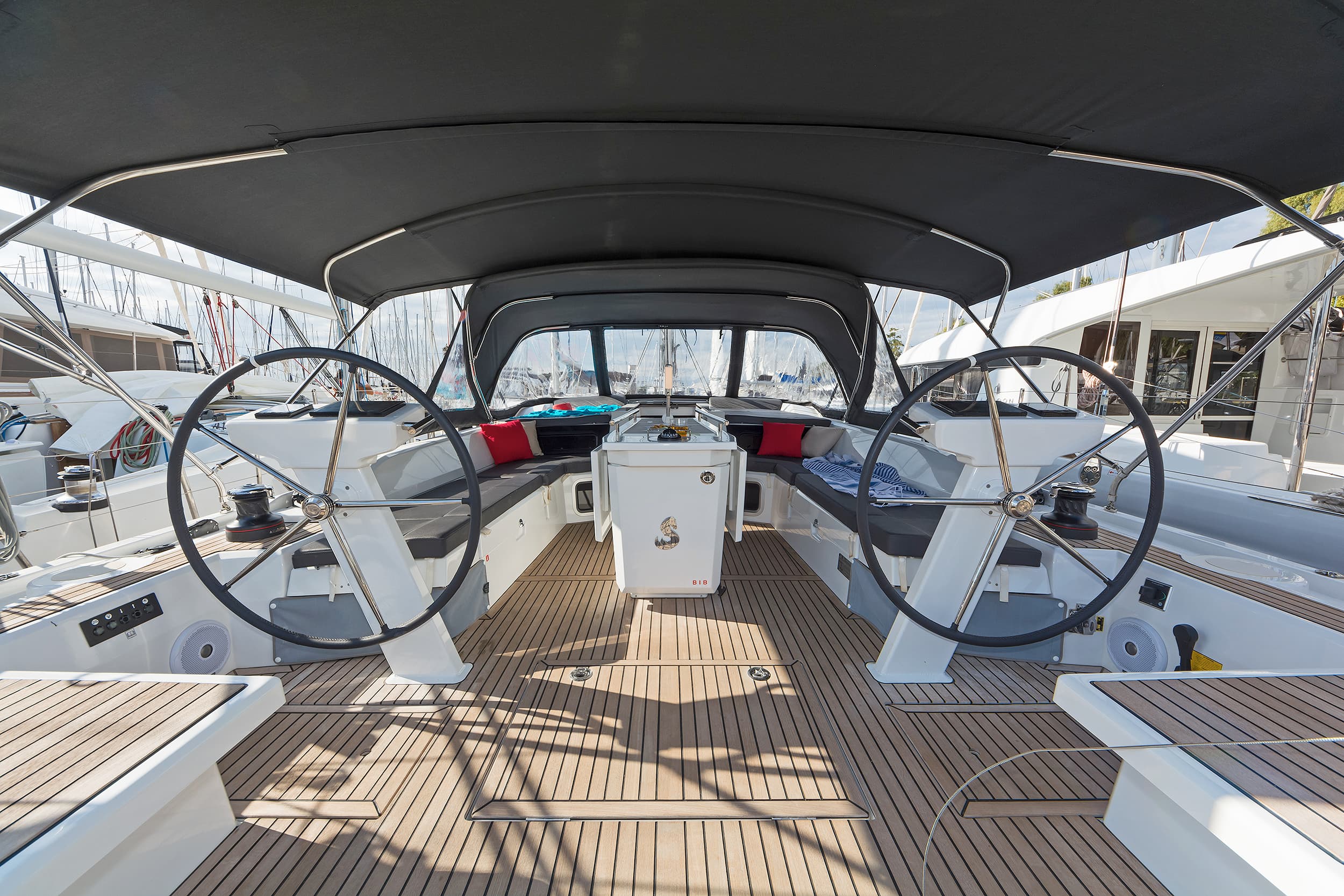 Oceanis 51.1 - photo 7