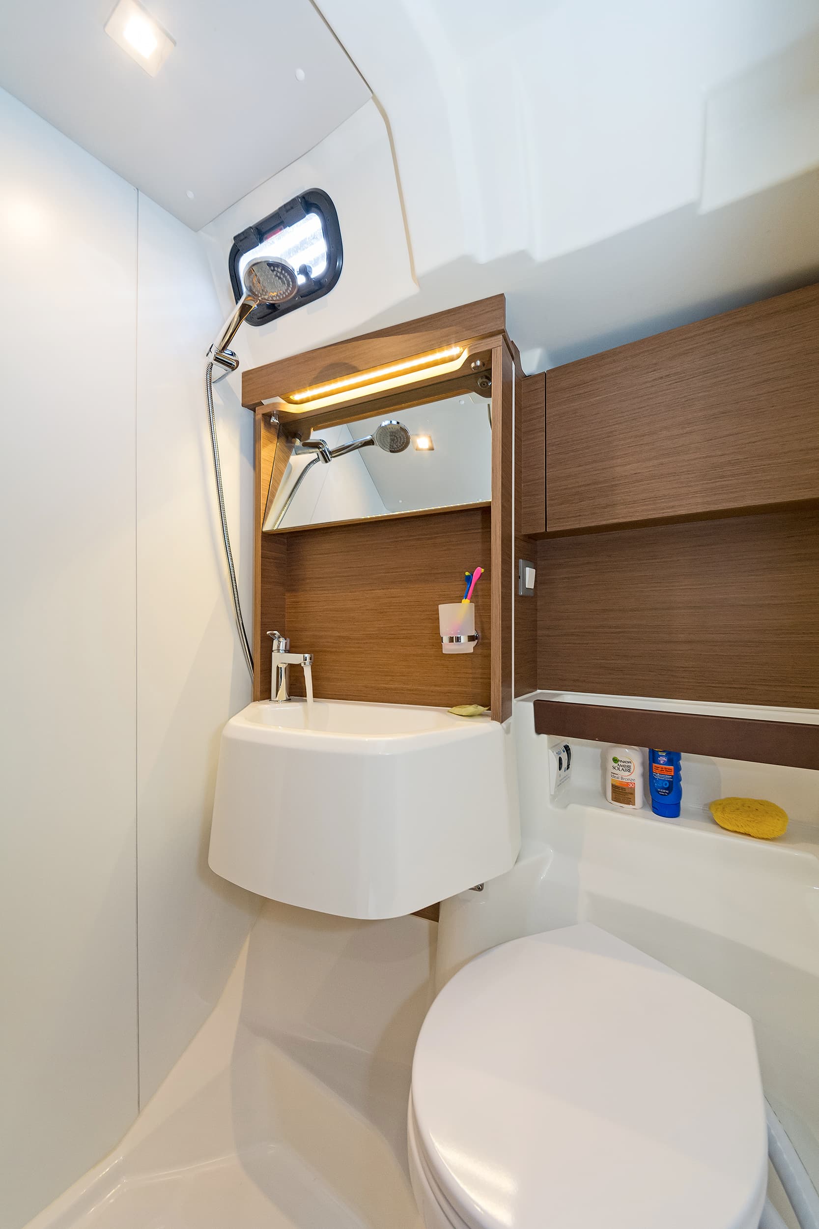 Oceanis 51.1 - photo 20